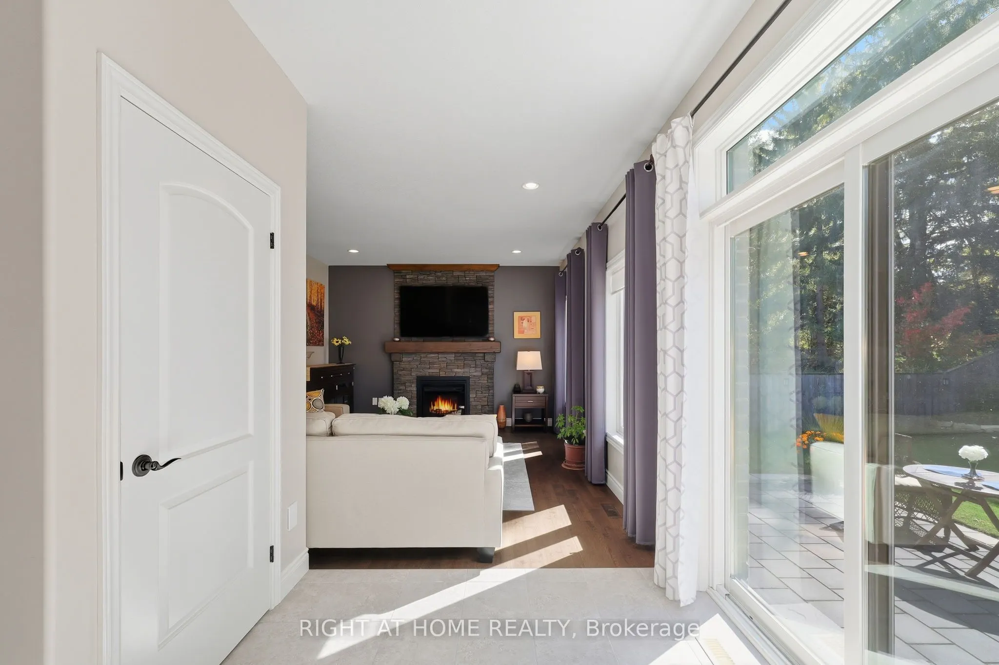 35 Caverhill Crescent