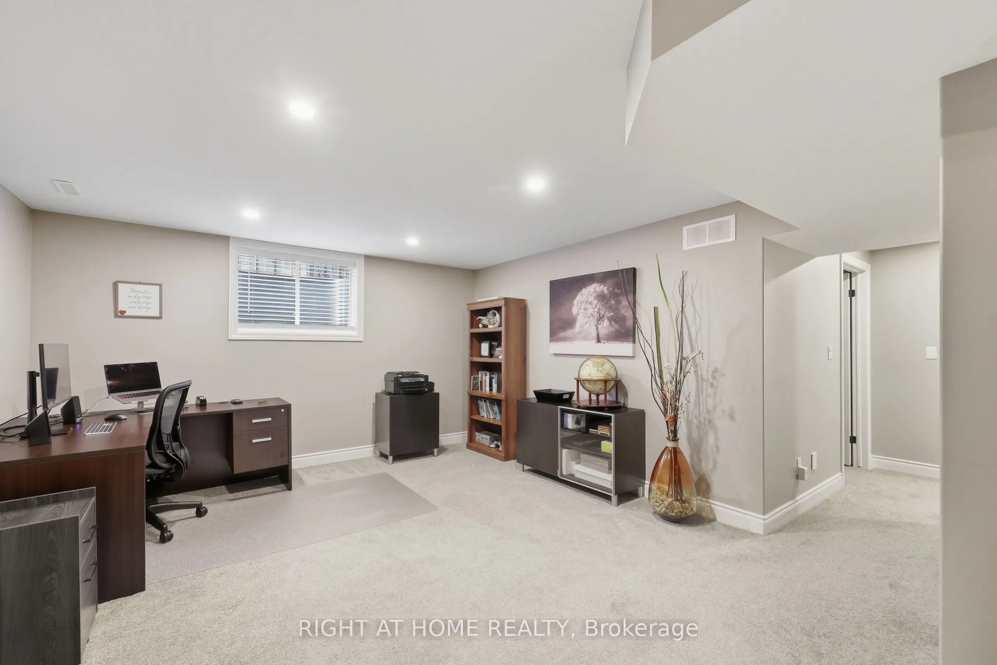 35 Caverhill Crescent