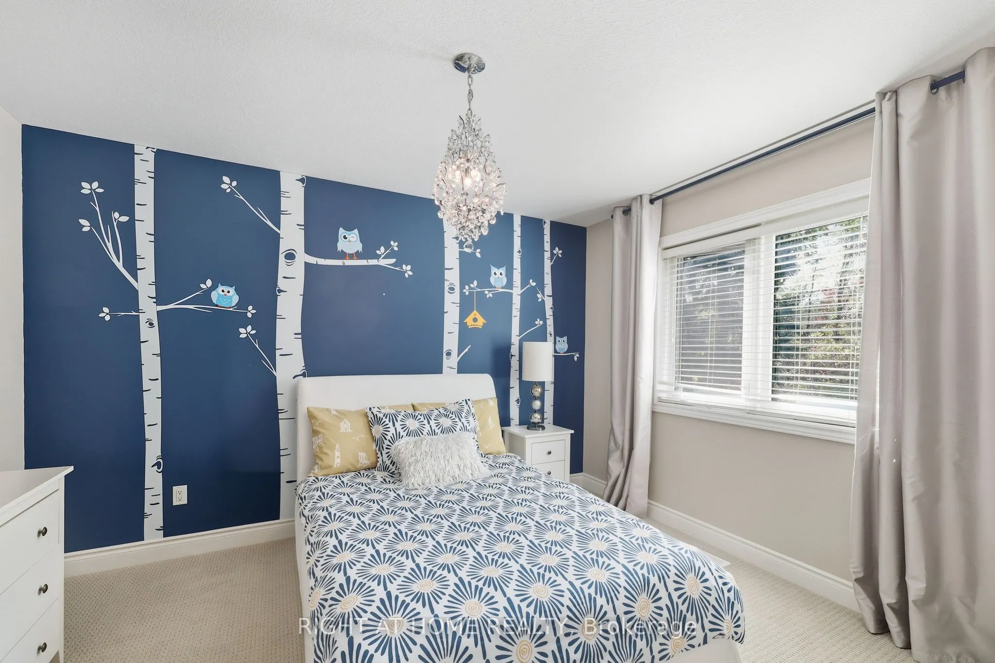 35 Caverhill Crescent