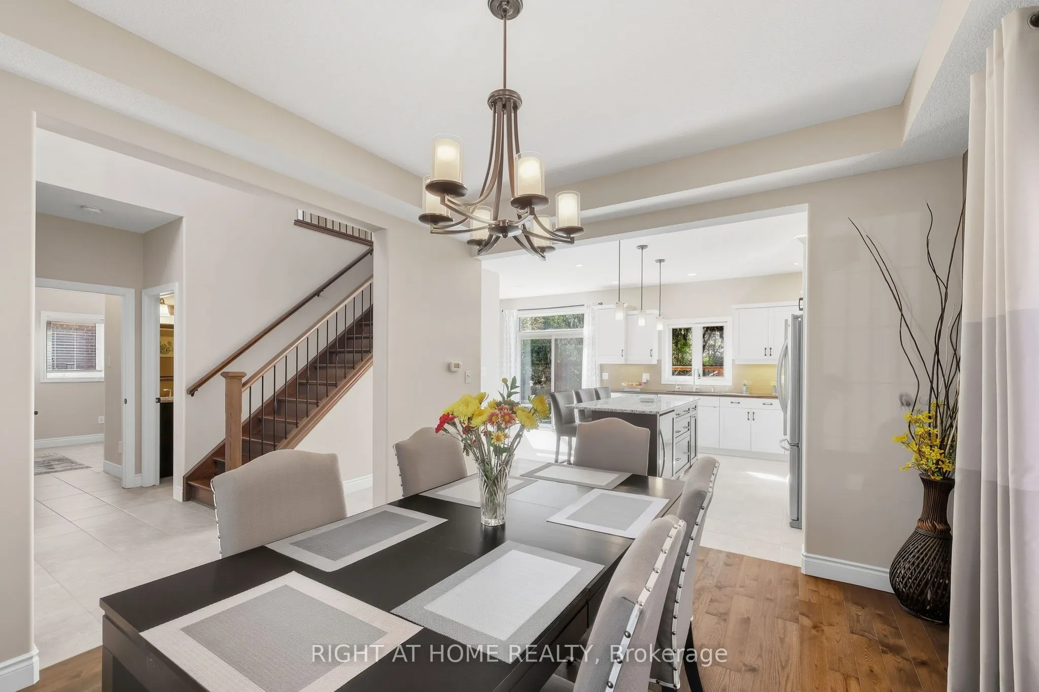 35 Caverhill Crescent