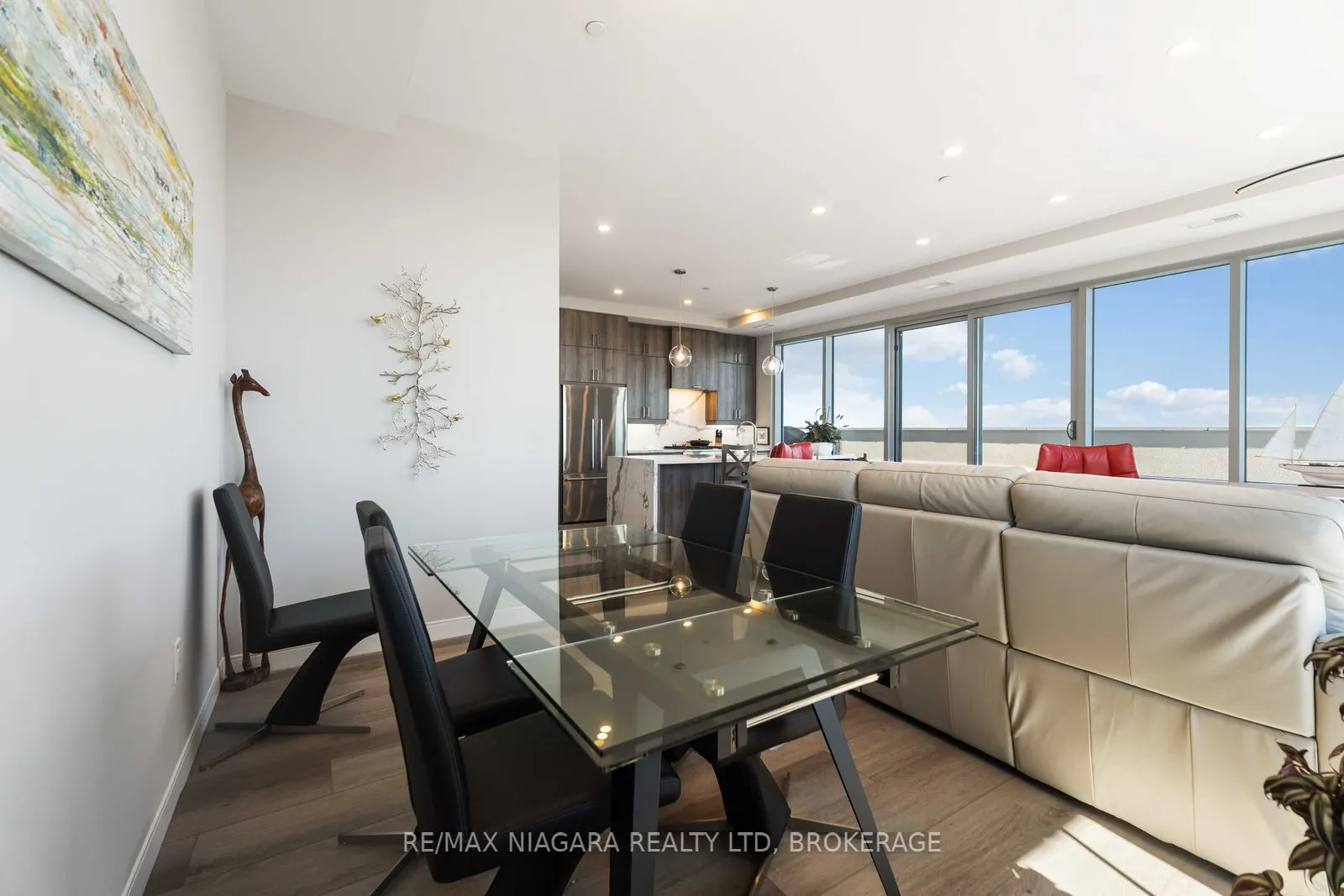 118 West Street, #Penthouse Unit 903