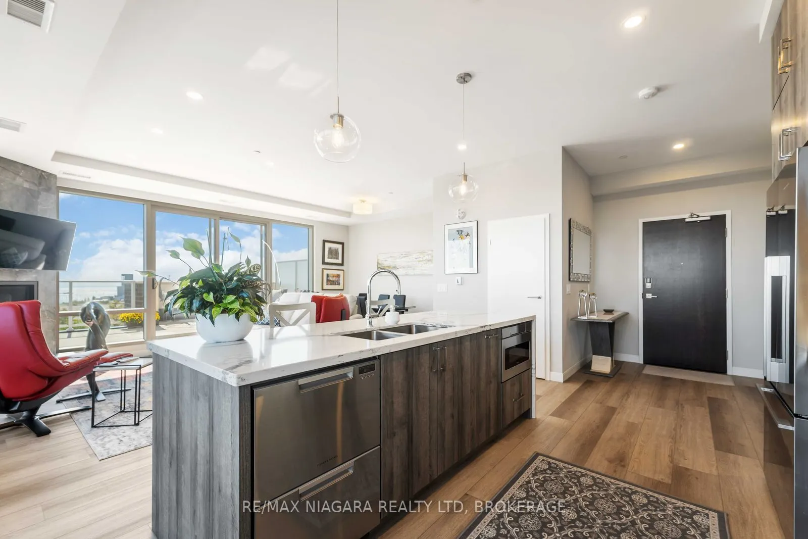 118 West Street, #Penthouse Unit 903