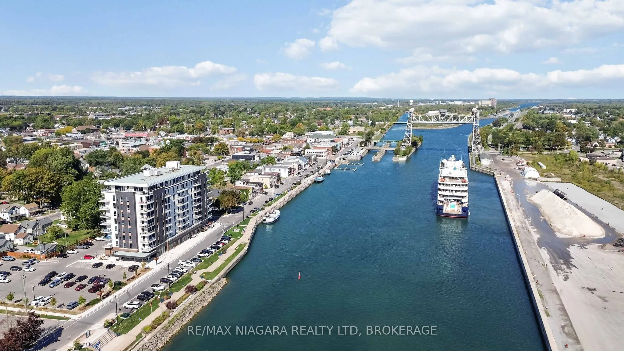 118 West Street, #Penthouse Unit 903