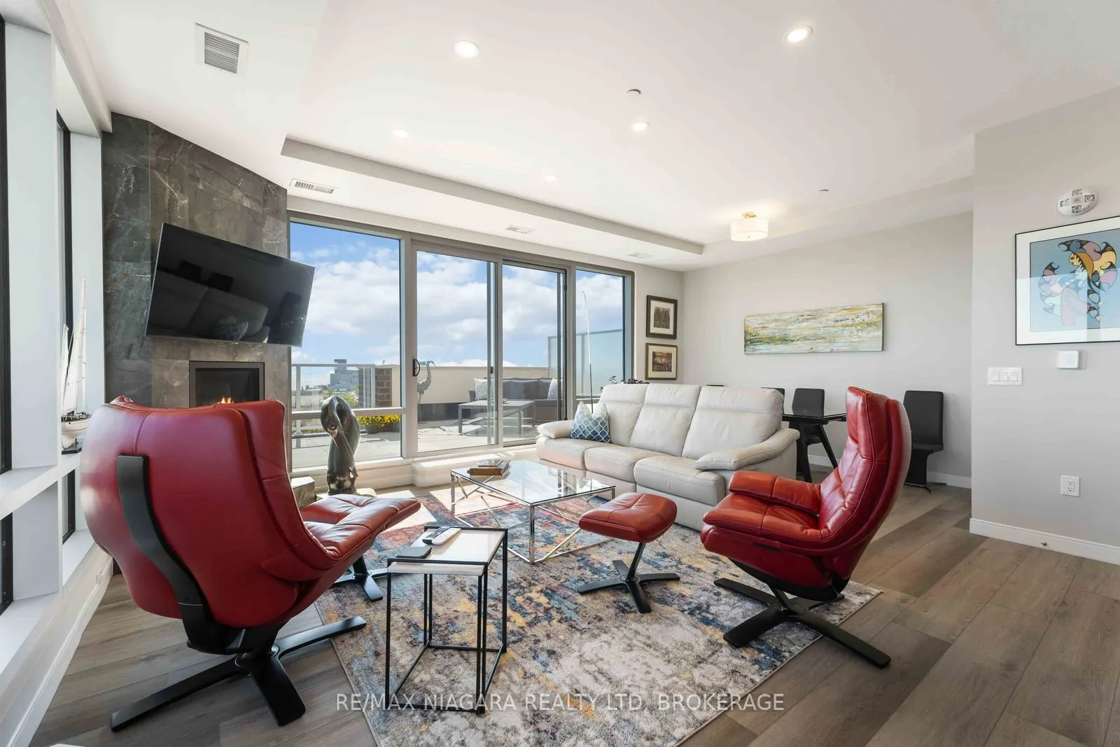 118 West Street, #Penthouse Unit 903