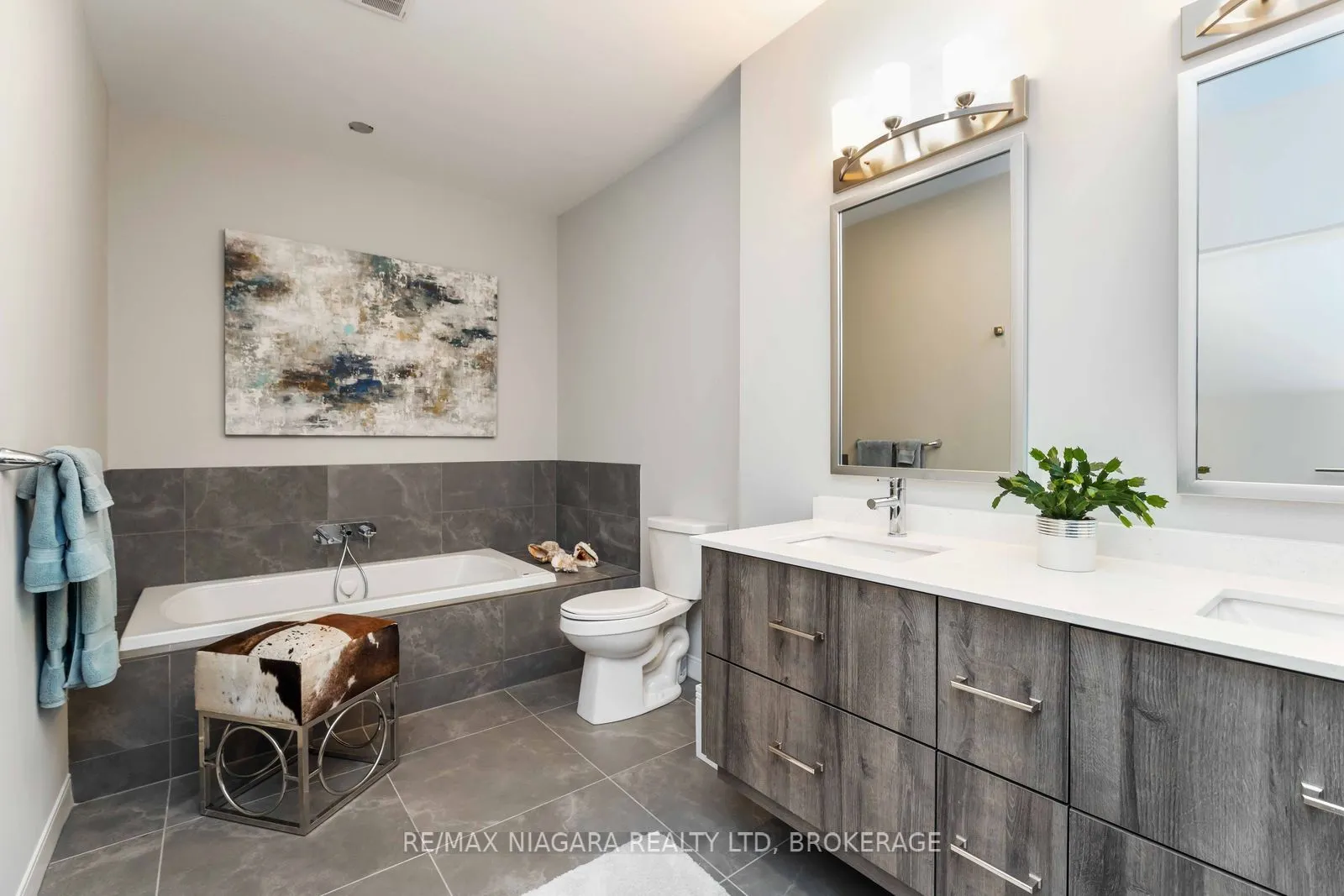 118 West Street, #Penthouse Unit 903