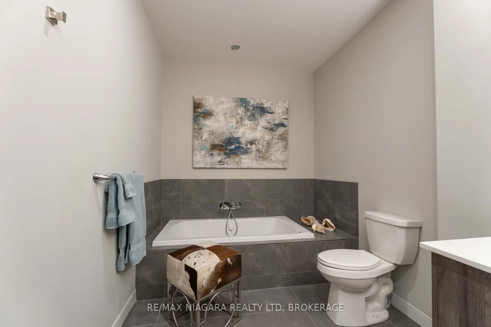 118 West Street, #Penthouse Unit 903