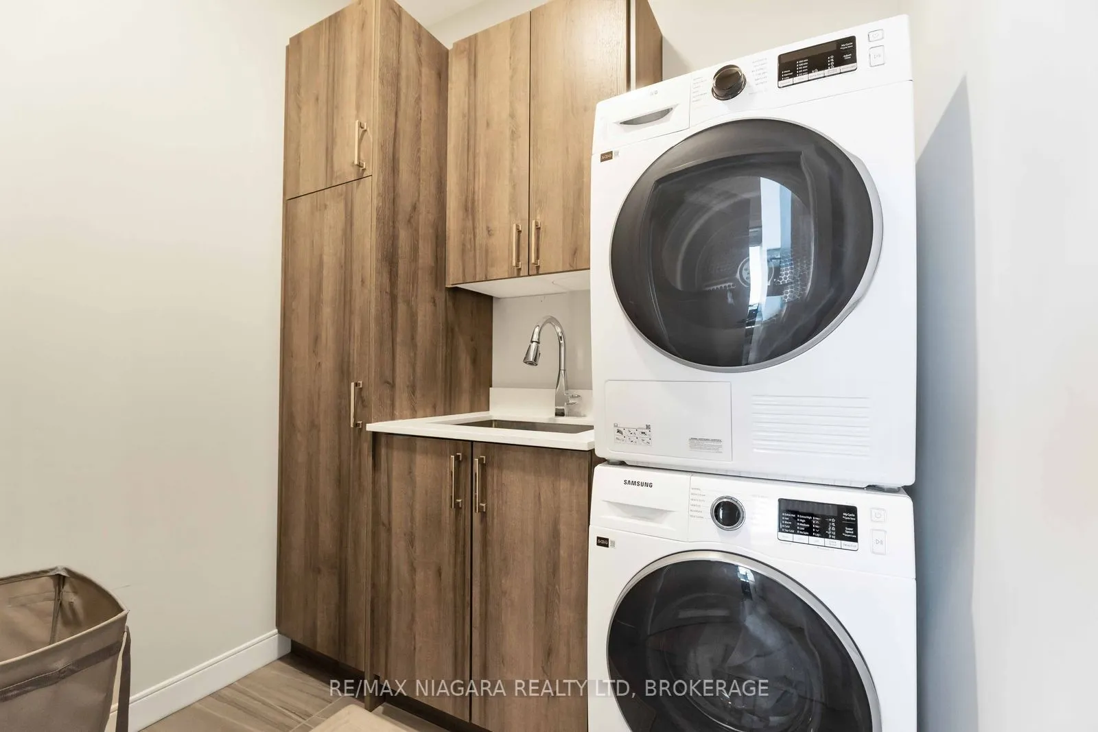 118 West Street, #Penthouse Unit 903