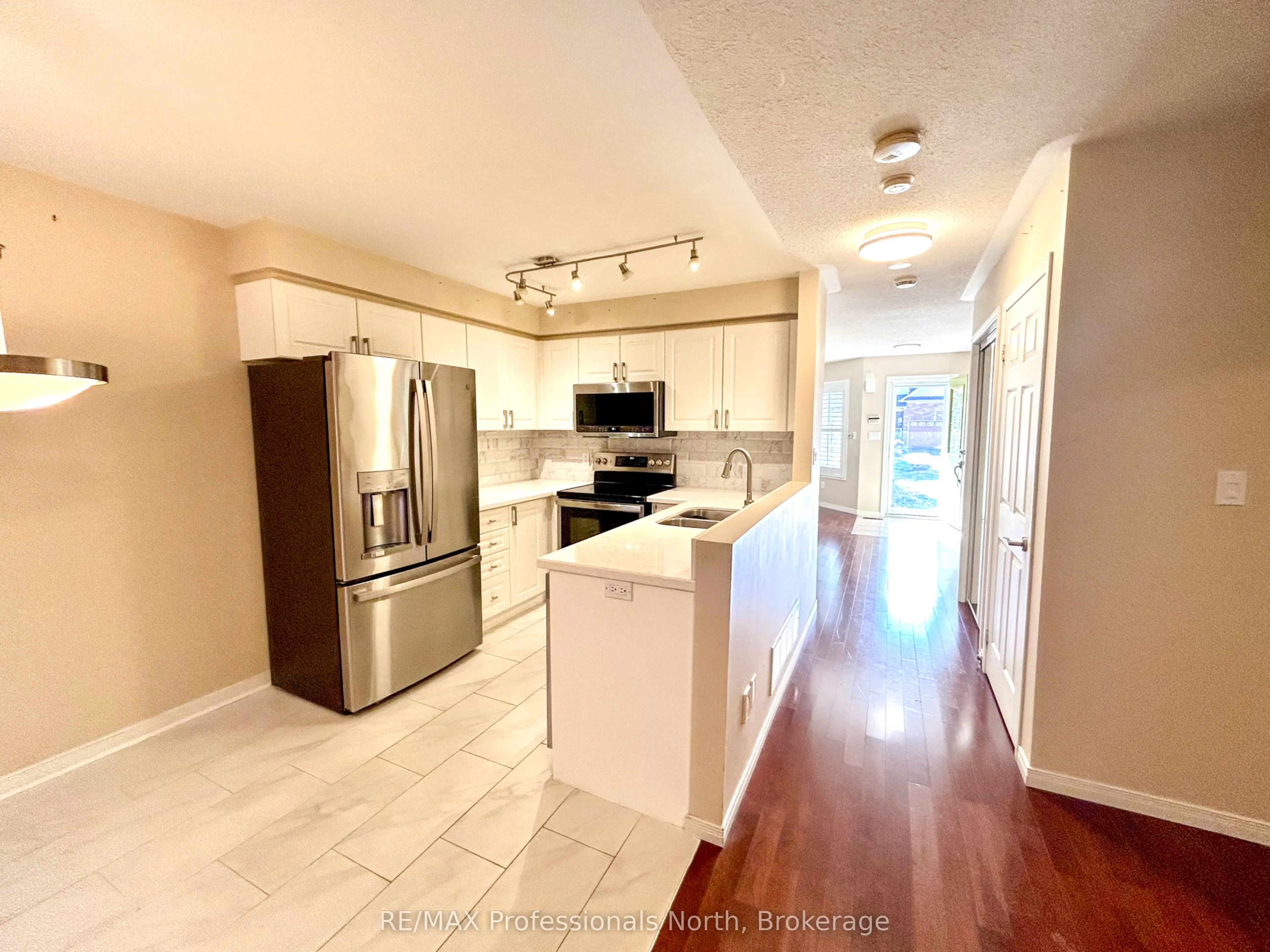 1406 Hancox Court