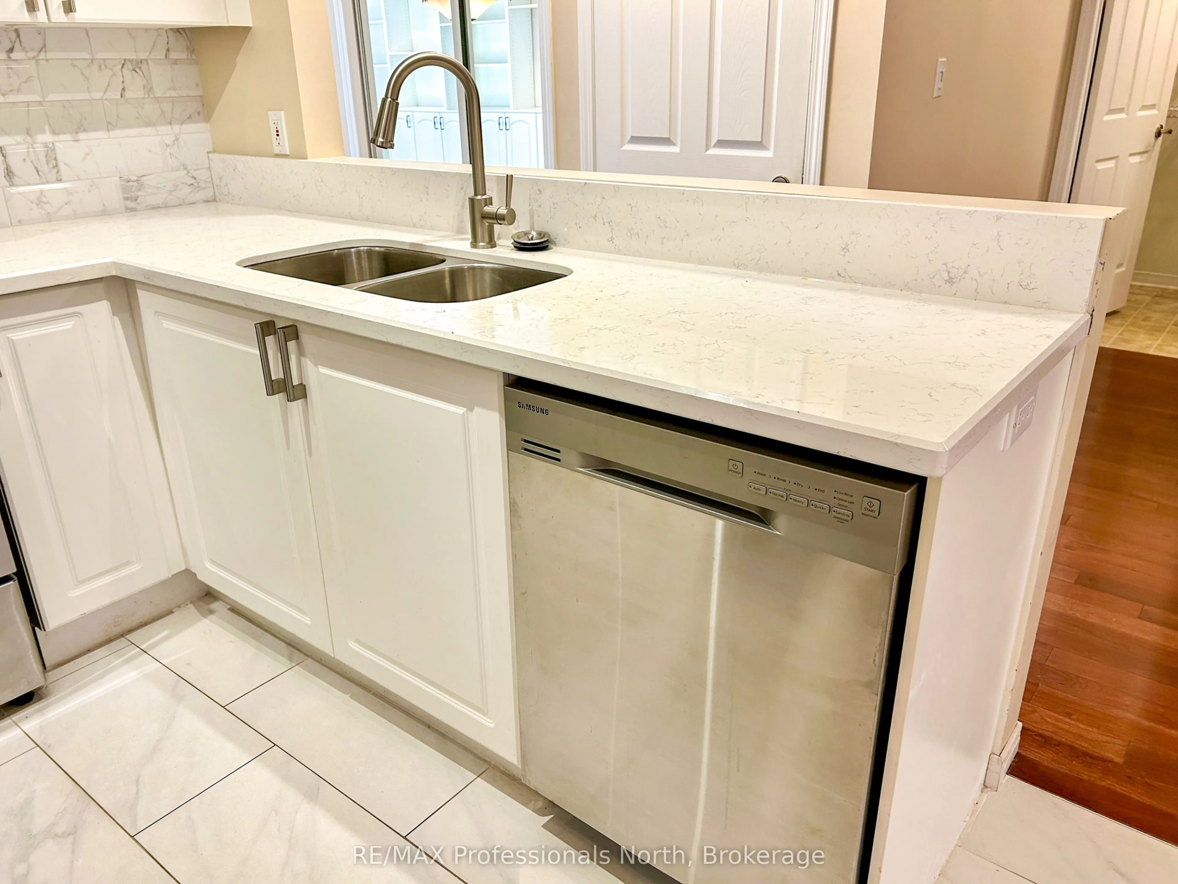 1406 Hancox Court