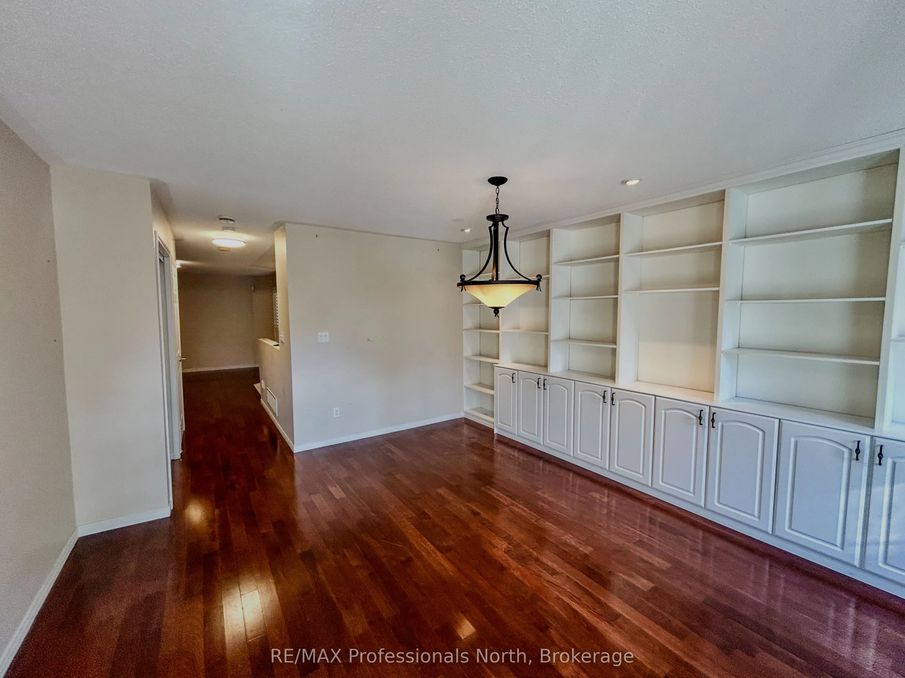 1406 Hancox Court