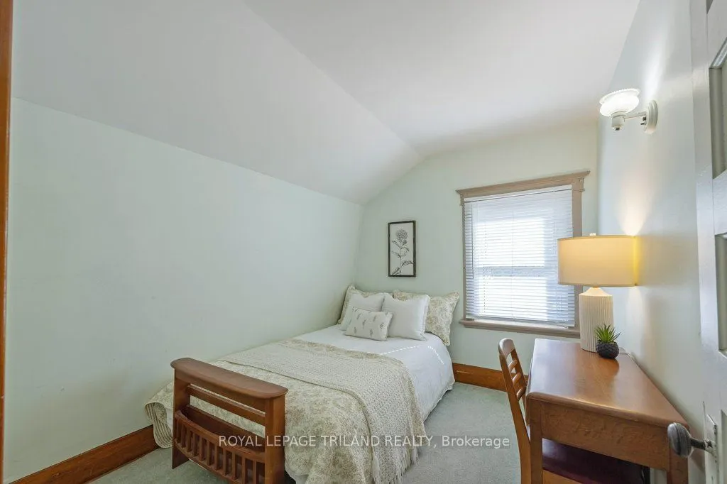 320 Horton Street E
