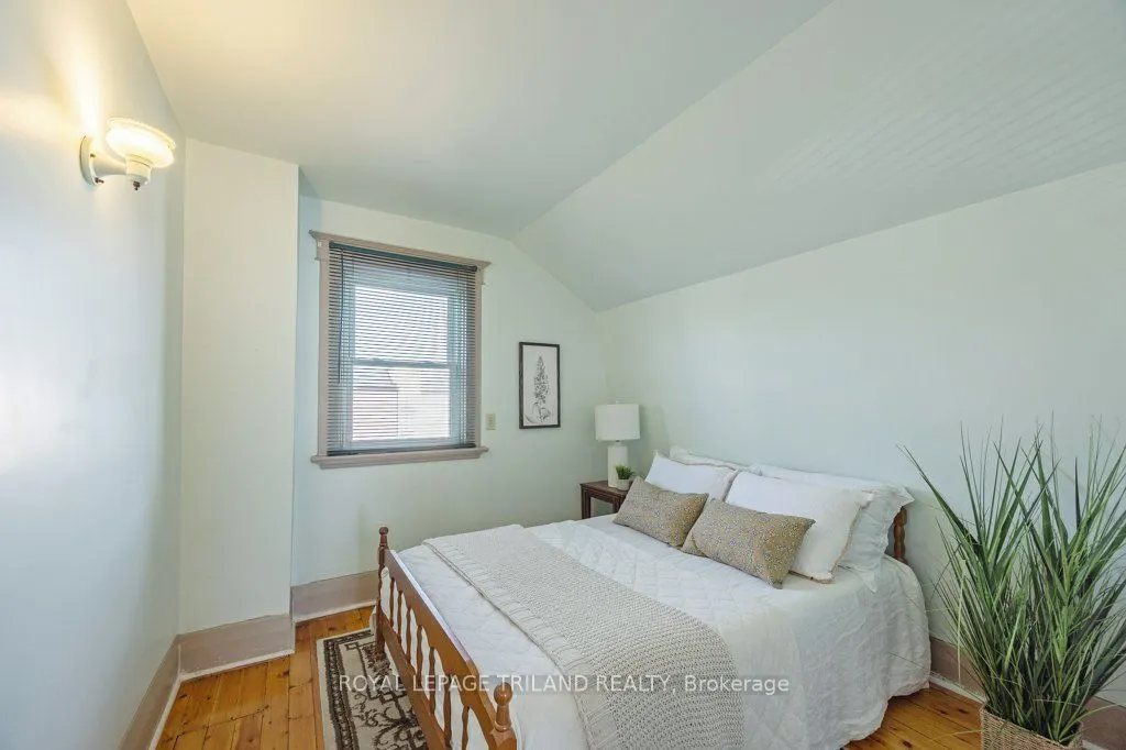 320 Horton Street E