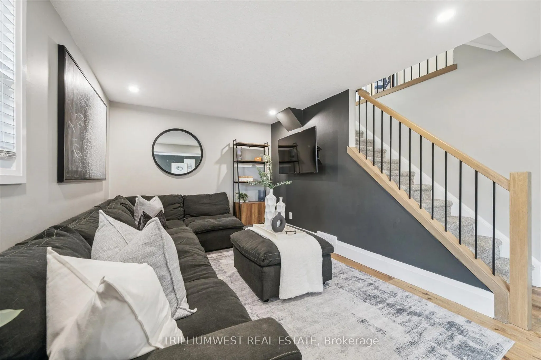 99 Deerwood Crescent