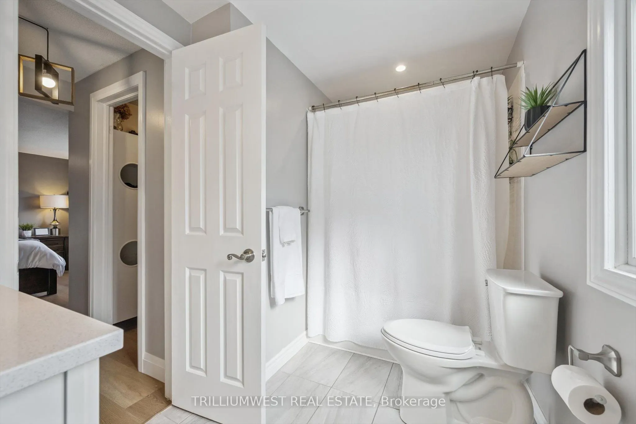 99 Deerwood Crescent