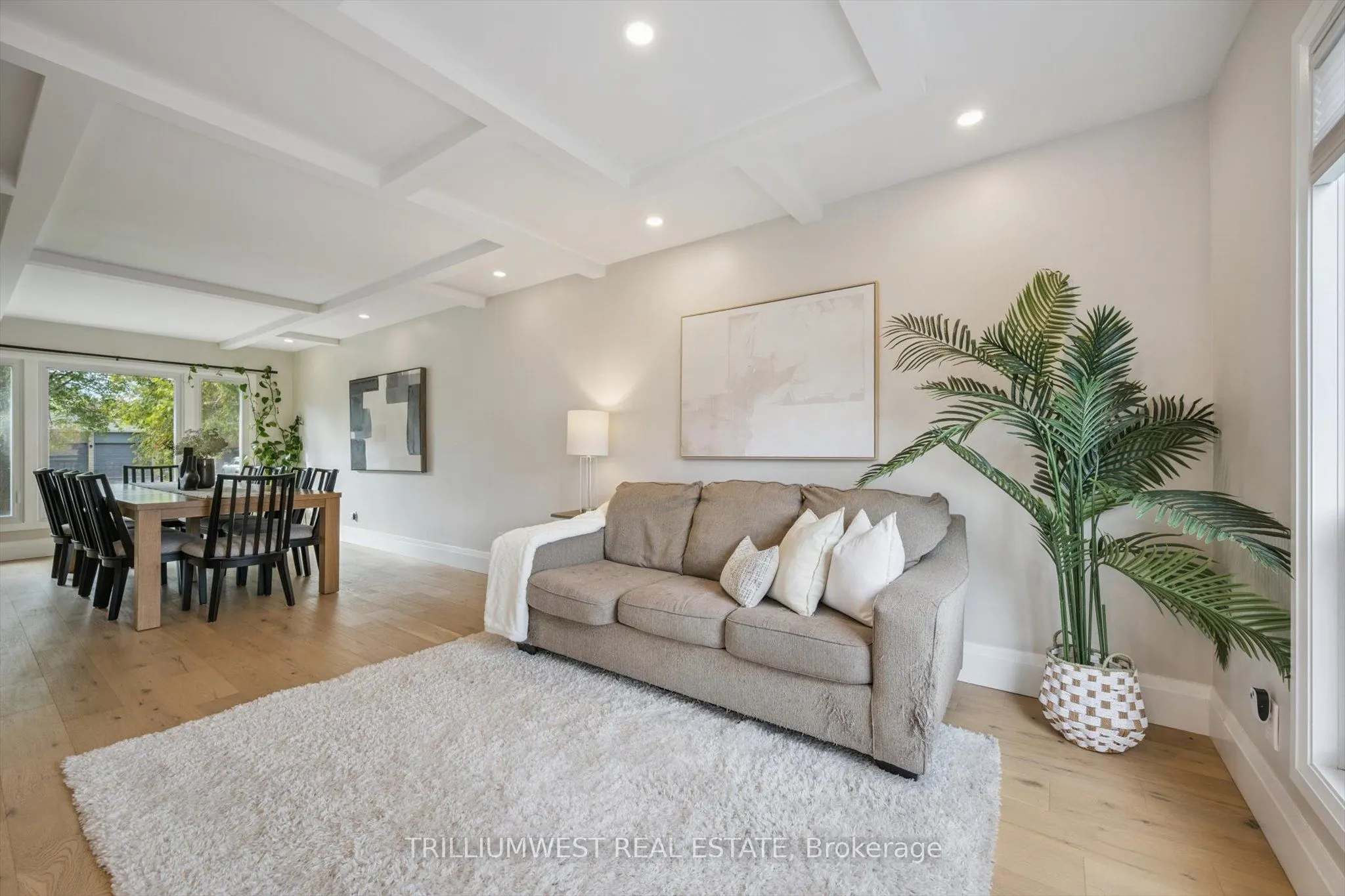 99 Deerwood Crescent