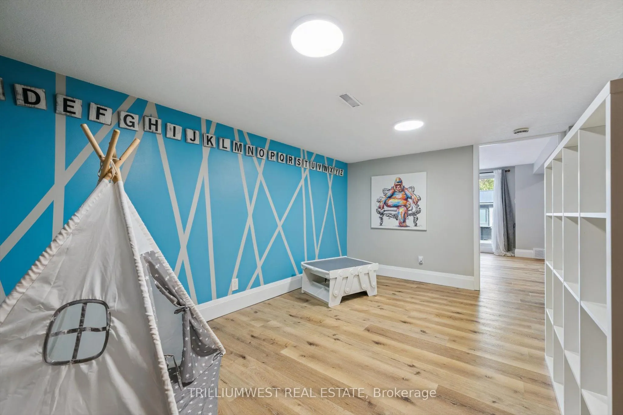 99 Deerwood Crescent