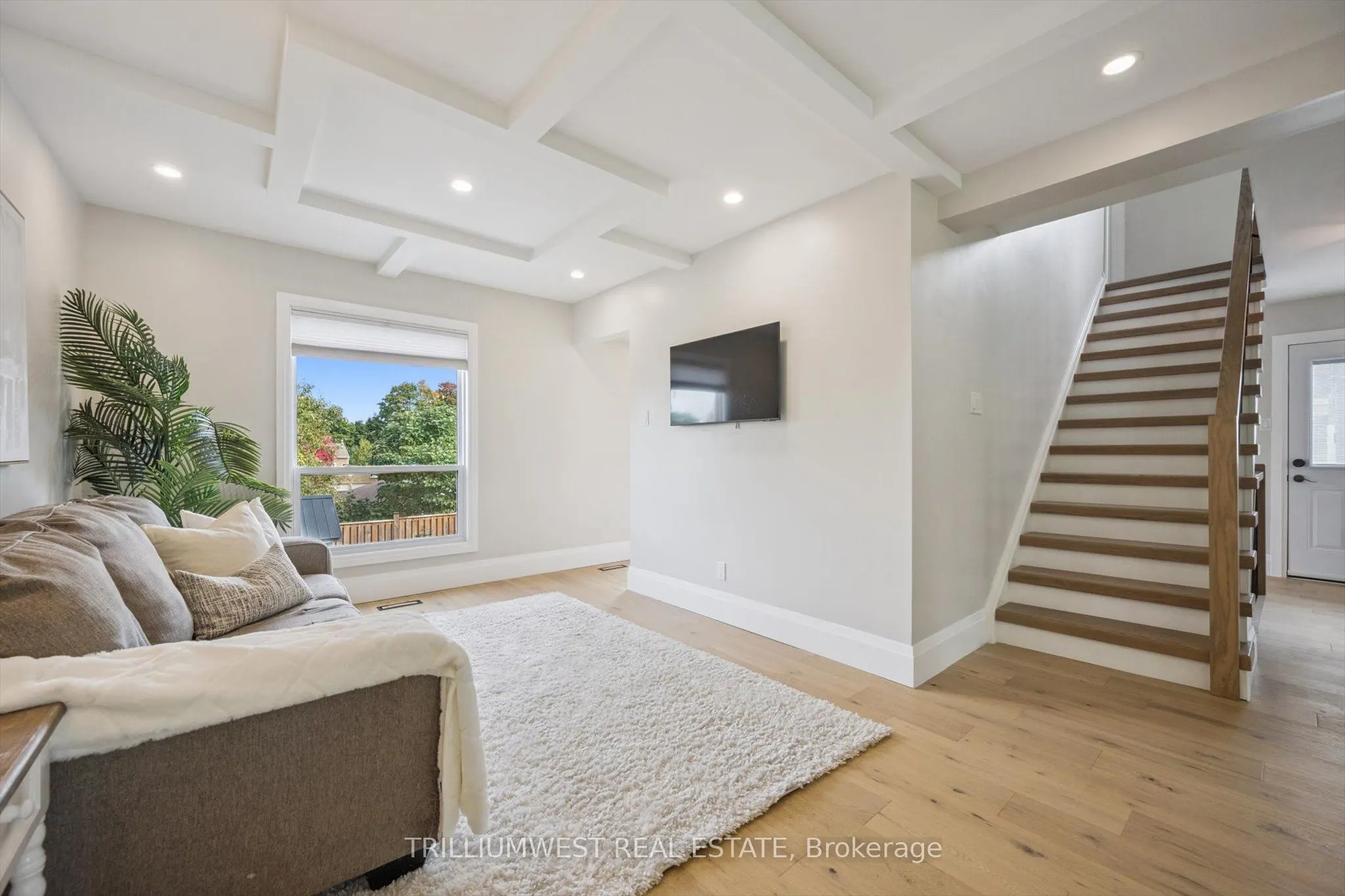 99 Deerwood Crescent