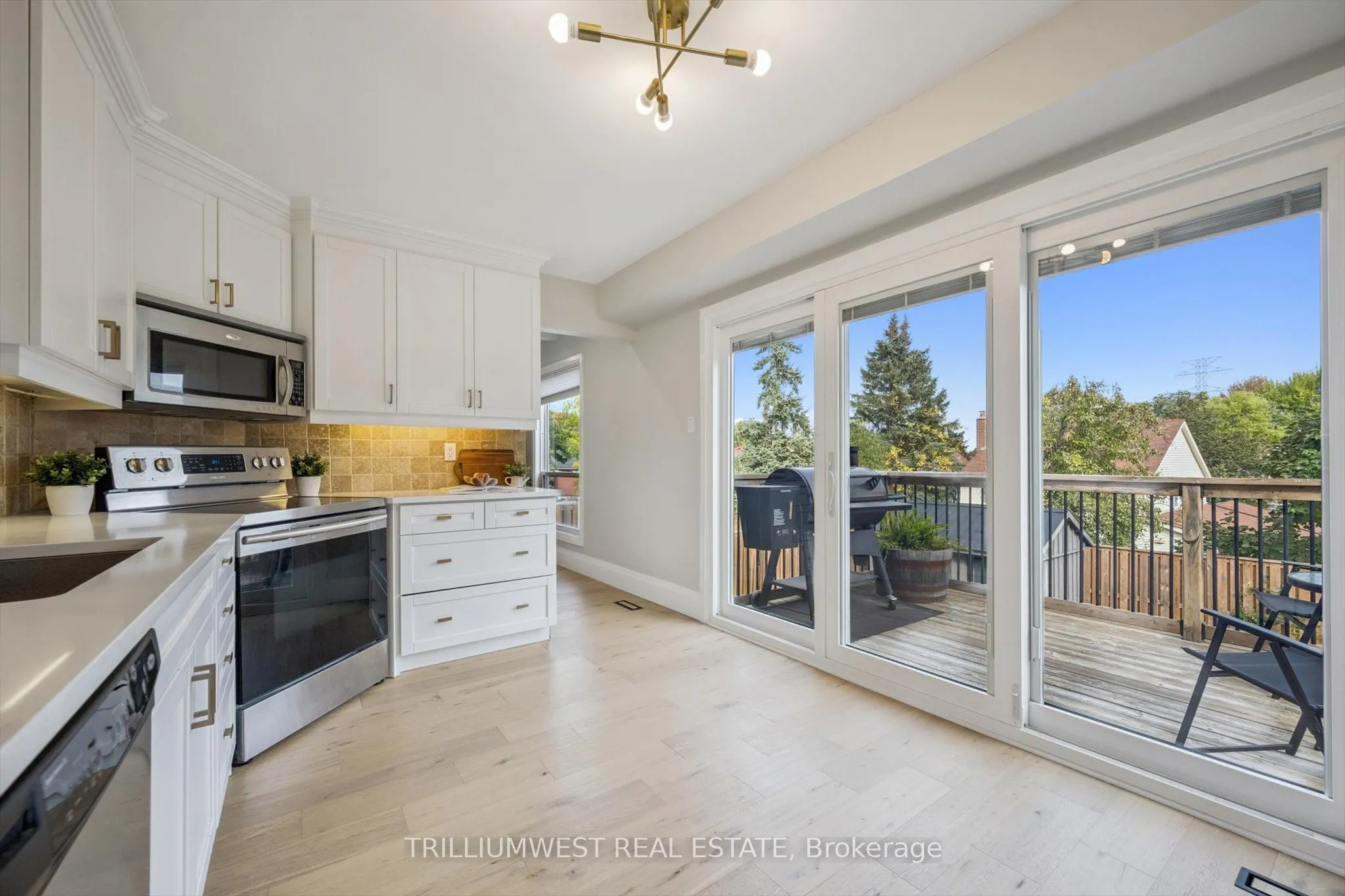 99 Deerwood Crescent