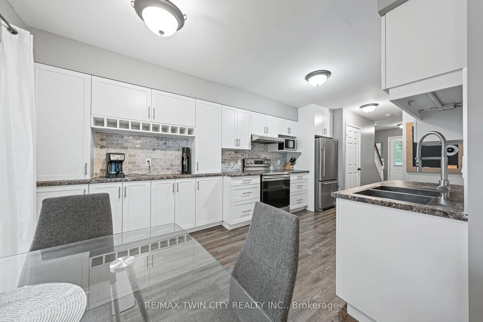 21 Graystone Court