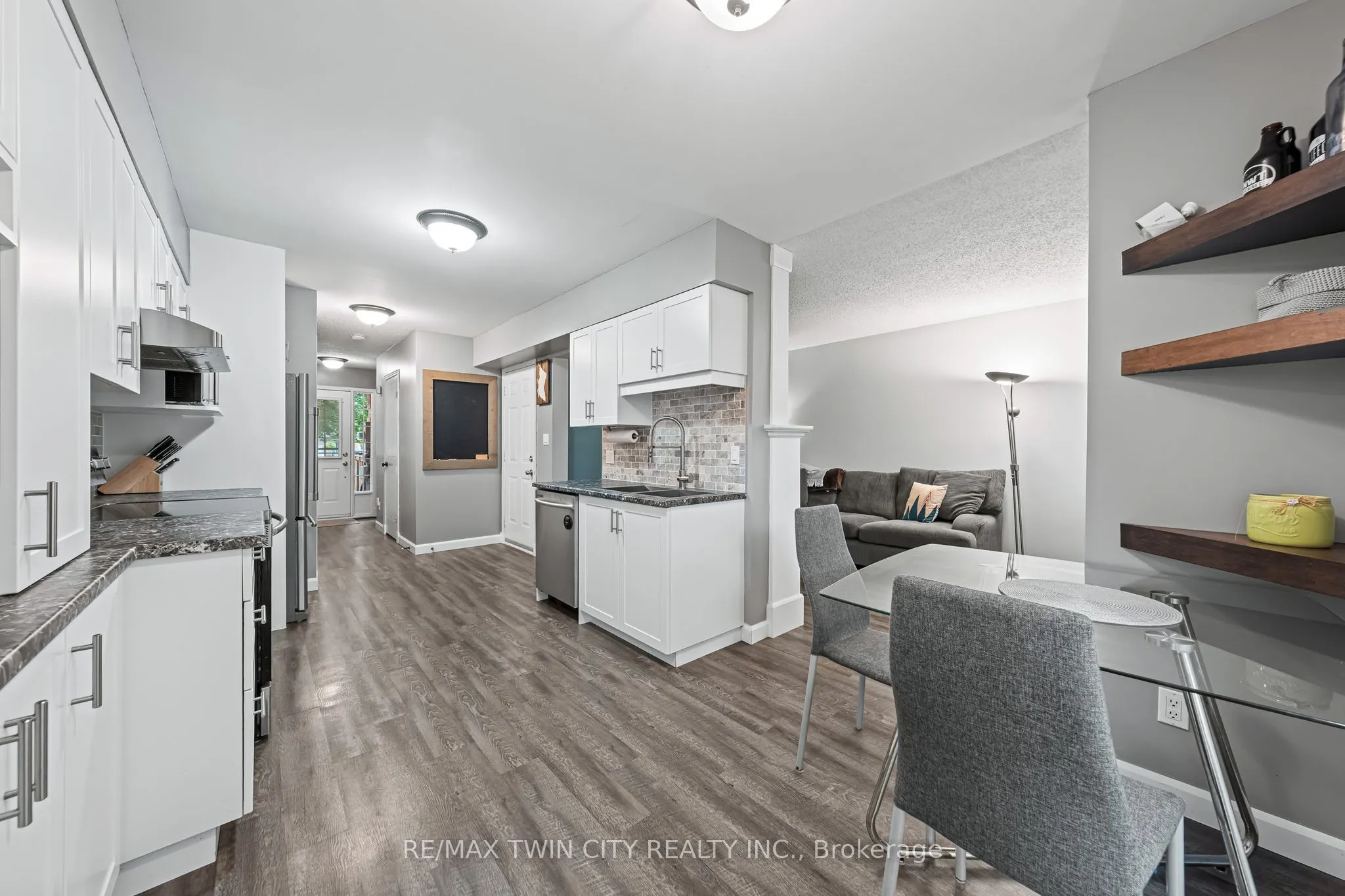 21 Graystone Court