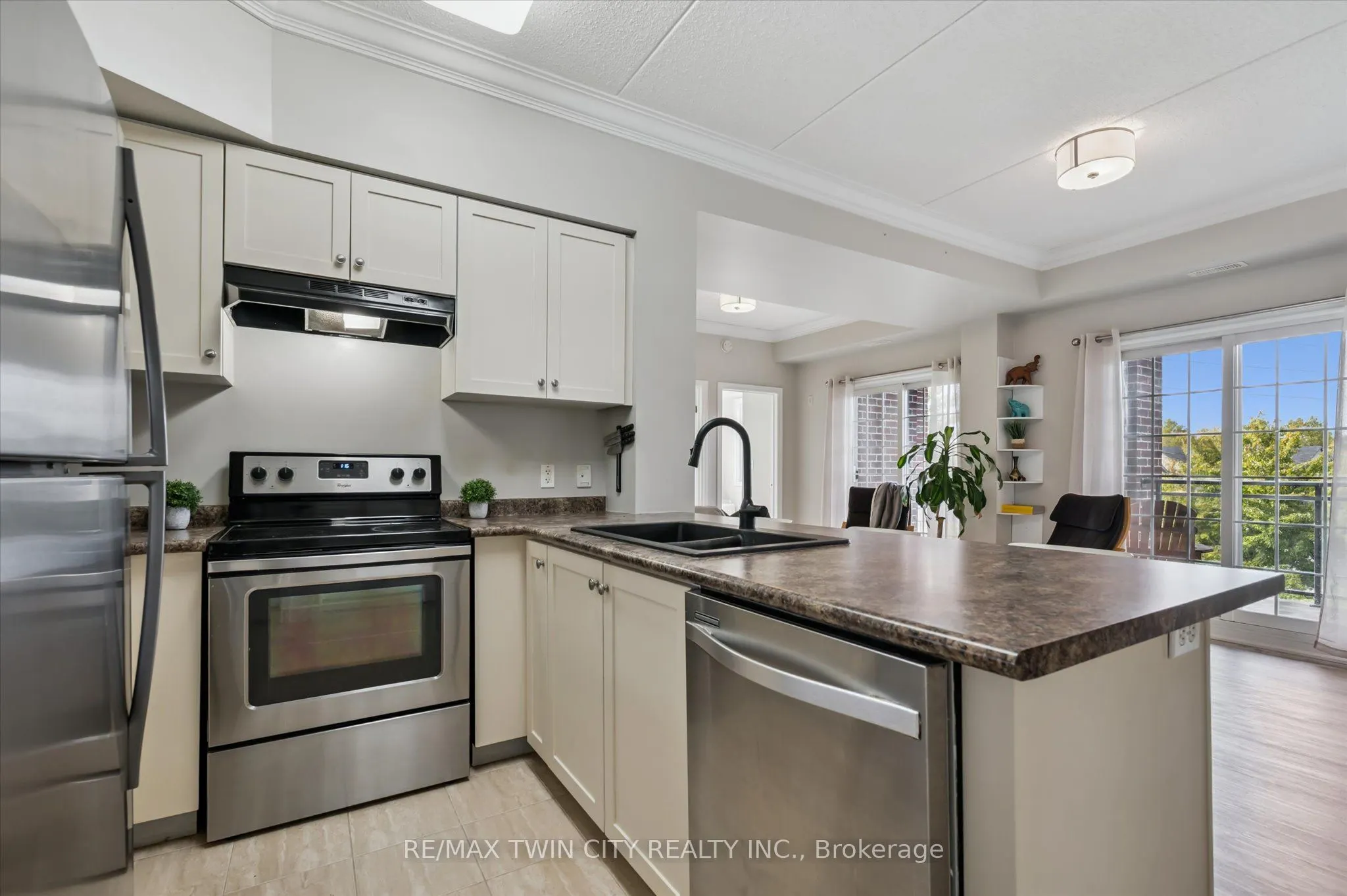 1440 Gordon Street, #202