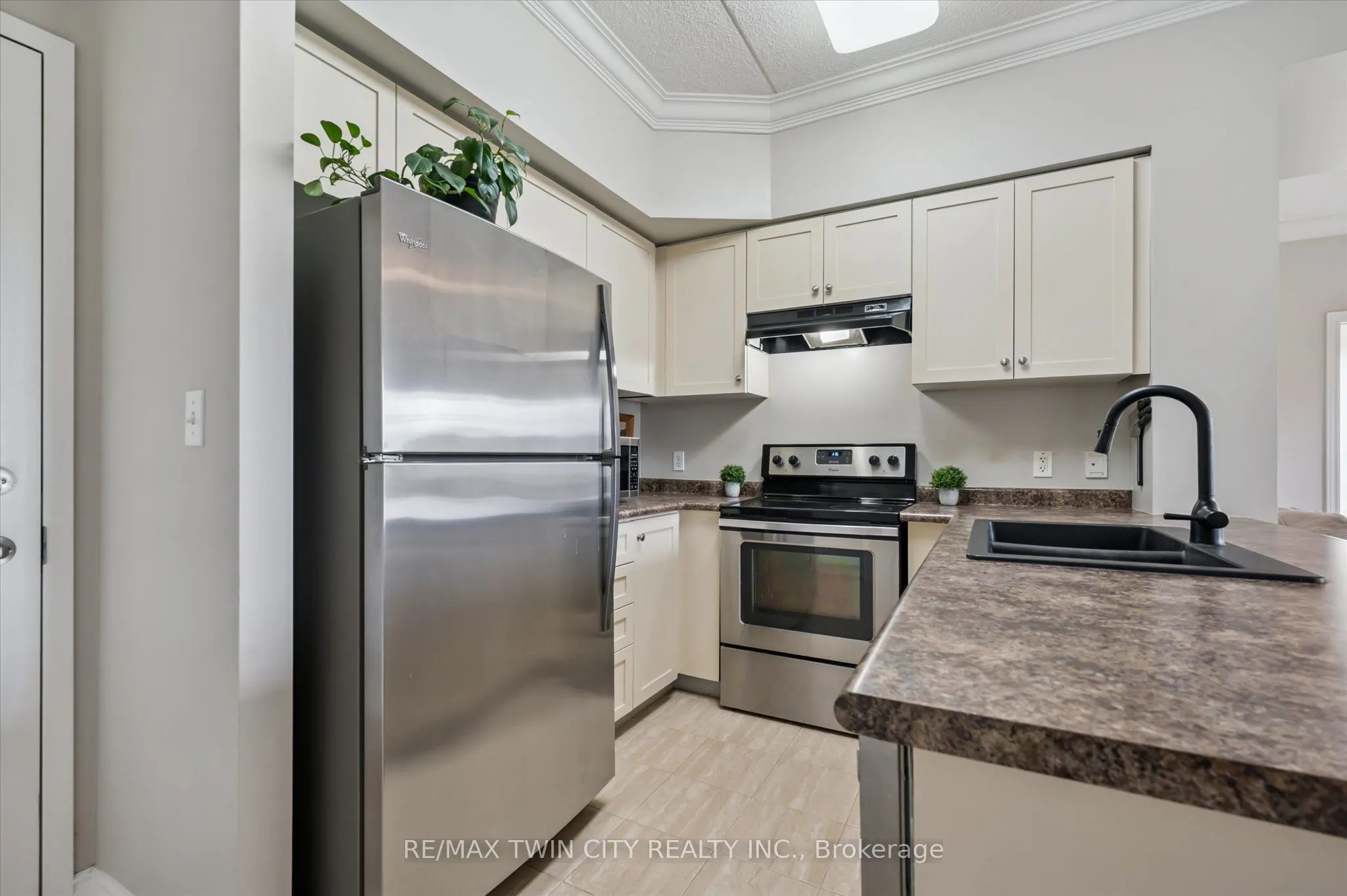 1440 Gordon Street, #202