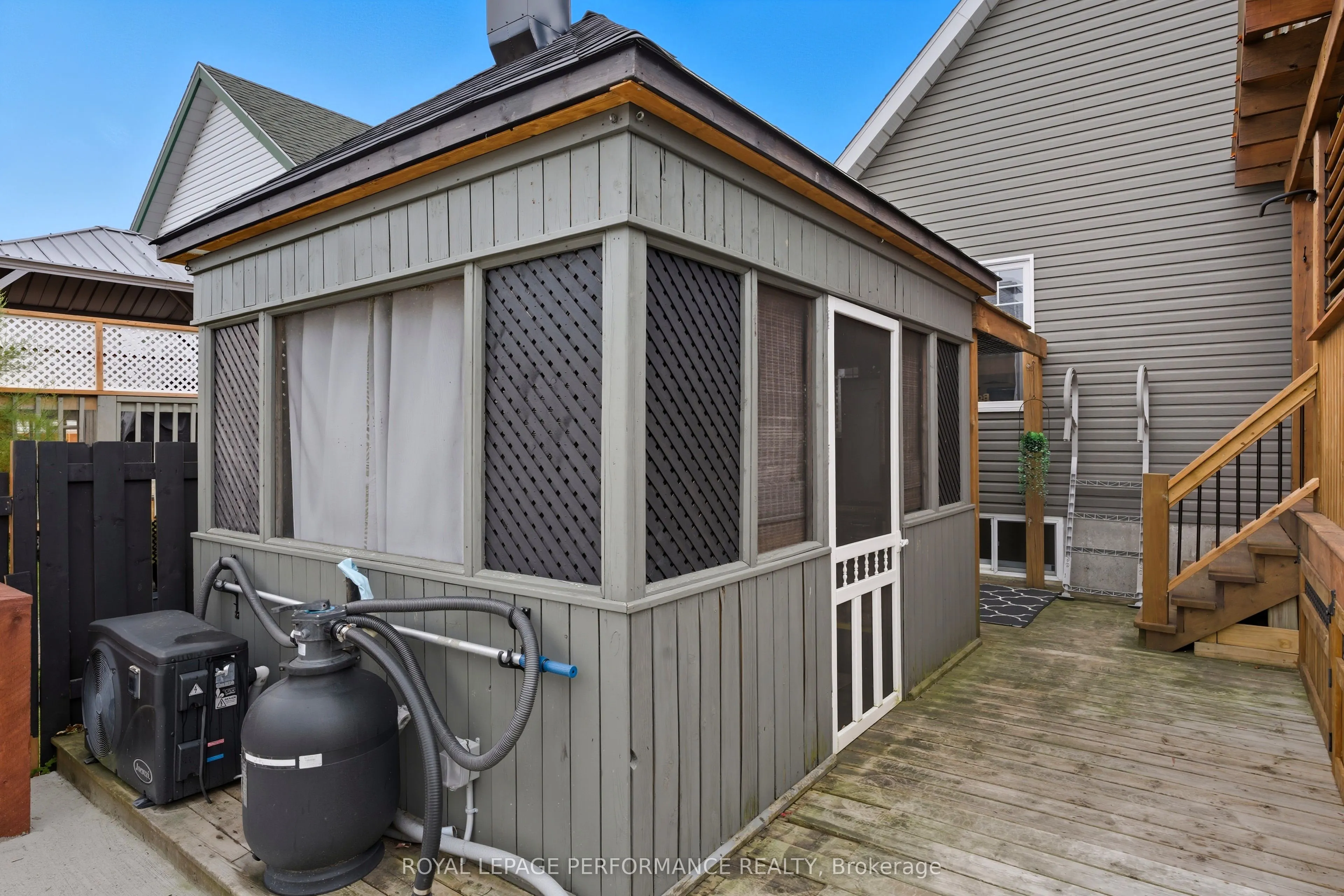 837 Pilon Street