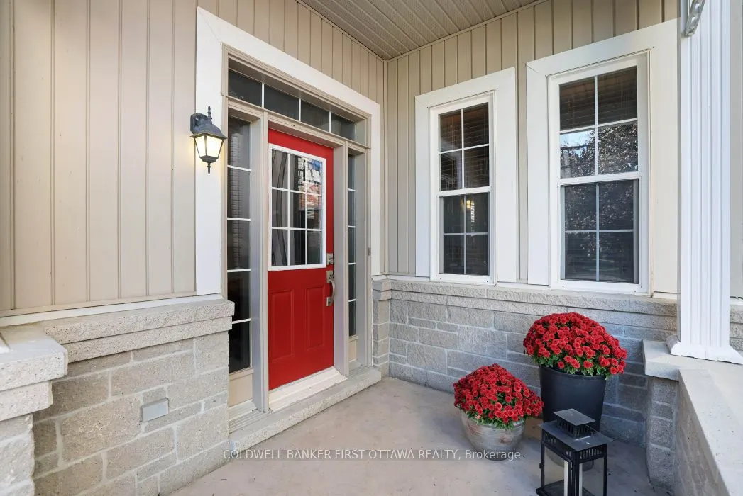 104 Streamside Crescent