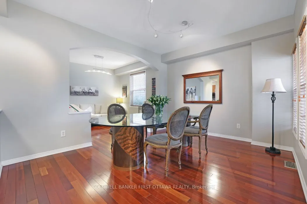 104 Streamside Crescent