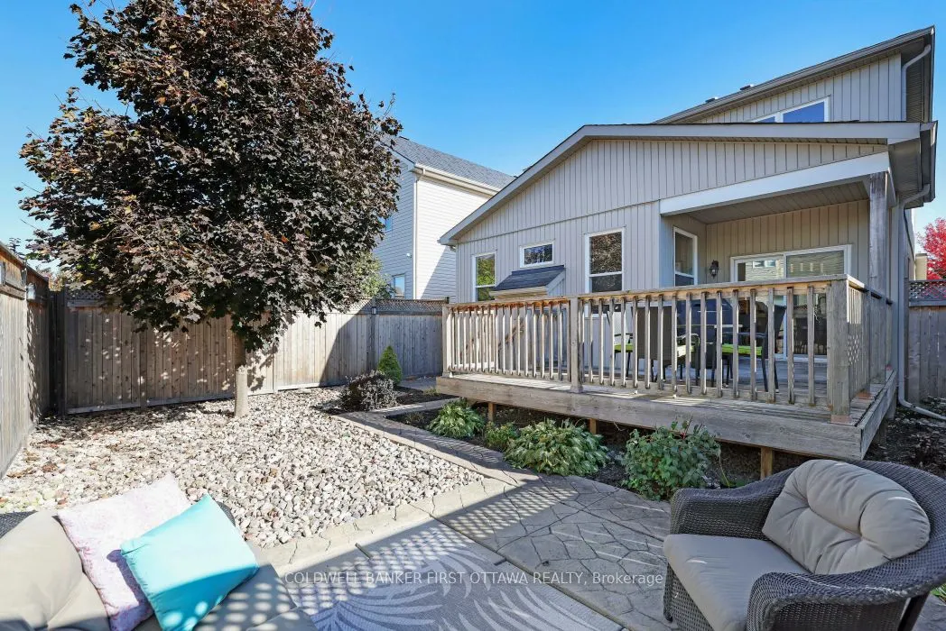 104 Streamside Crescent