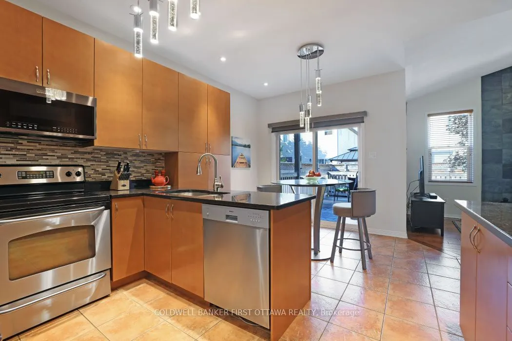 104 Streamside Crescent
