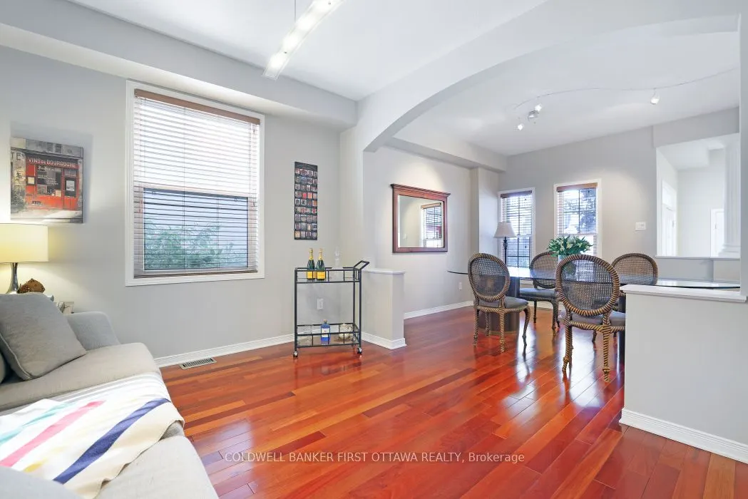 104 Streamside Crescent