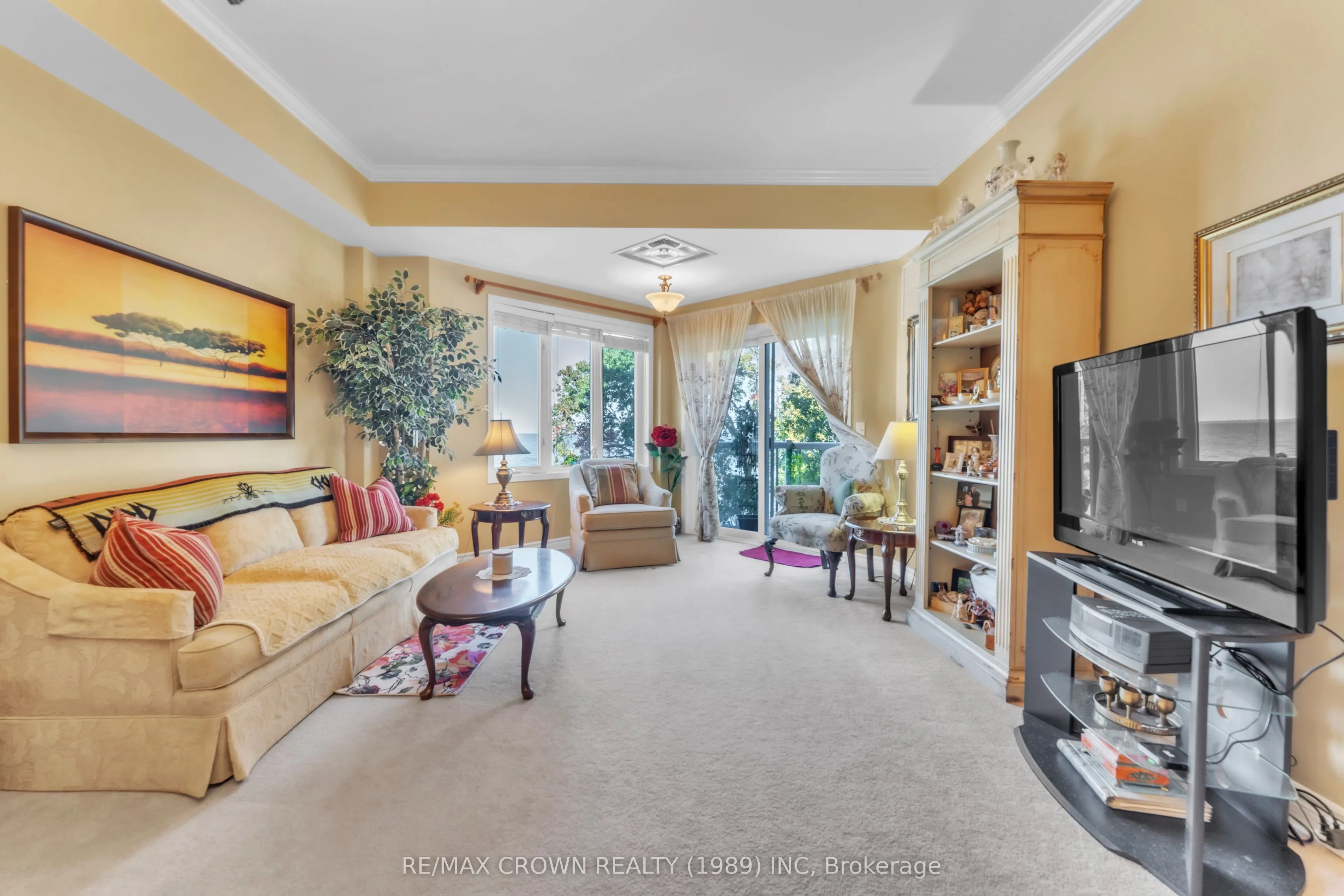 533 Lakeshore Drive, #307