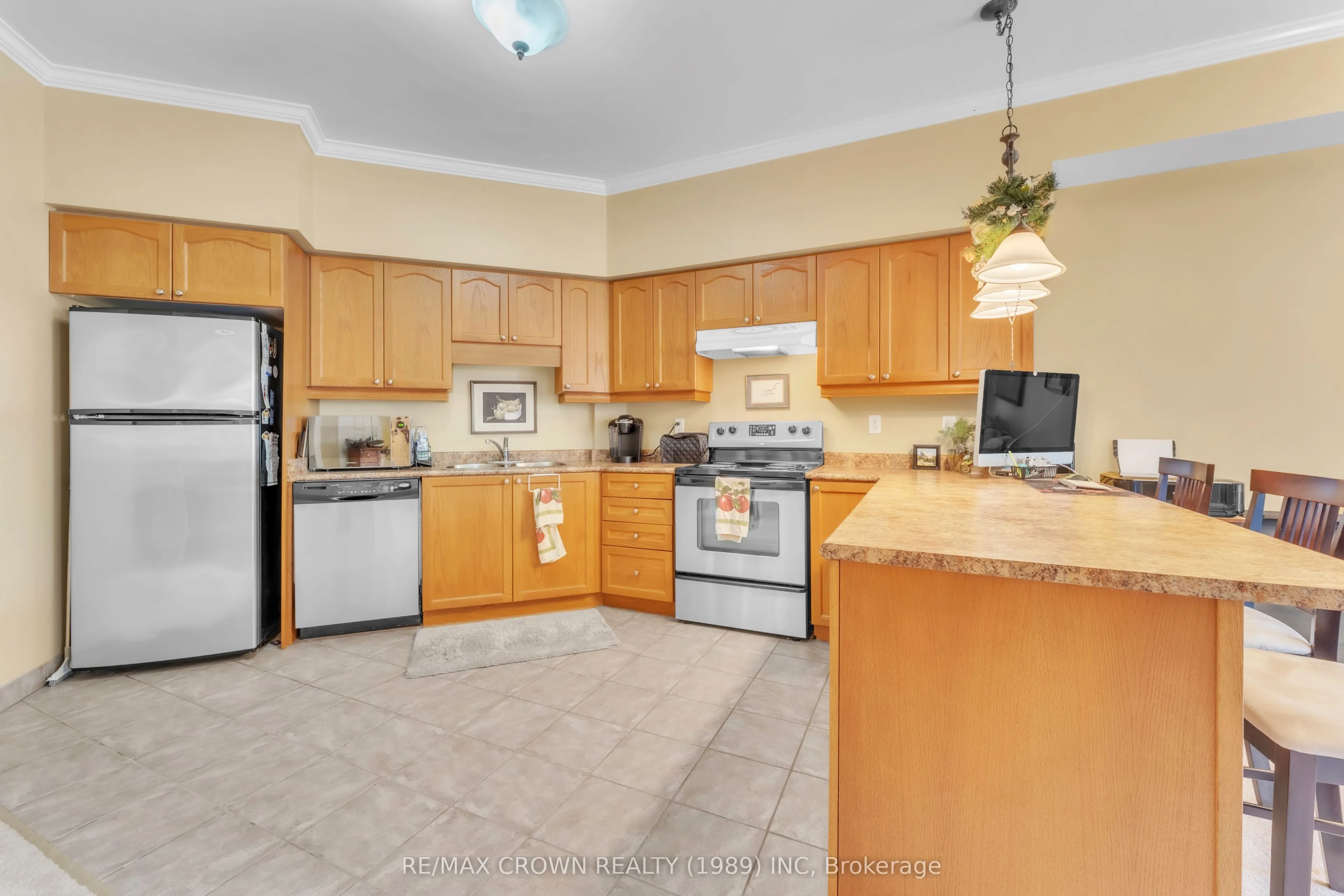 533 Lakeshore Drive, #307