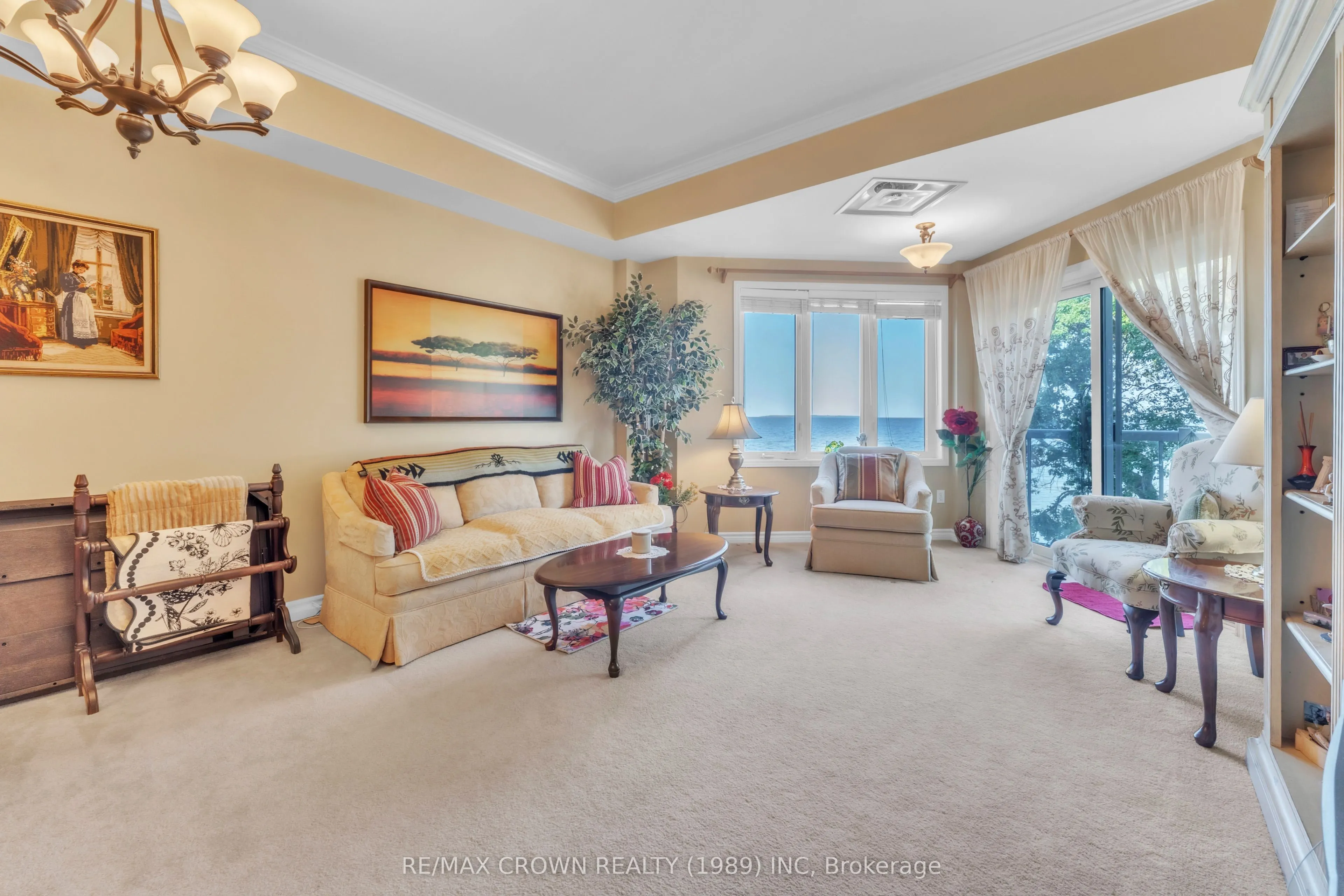 533 Lakeshore Drive, #307