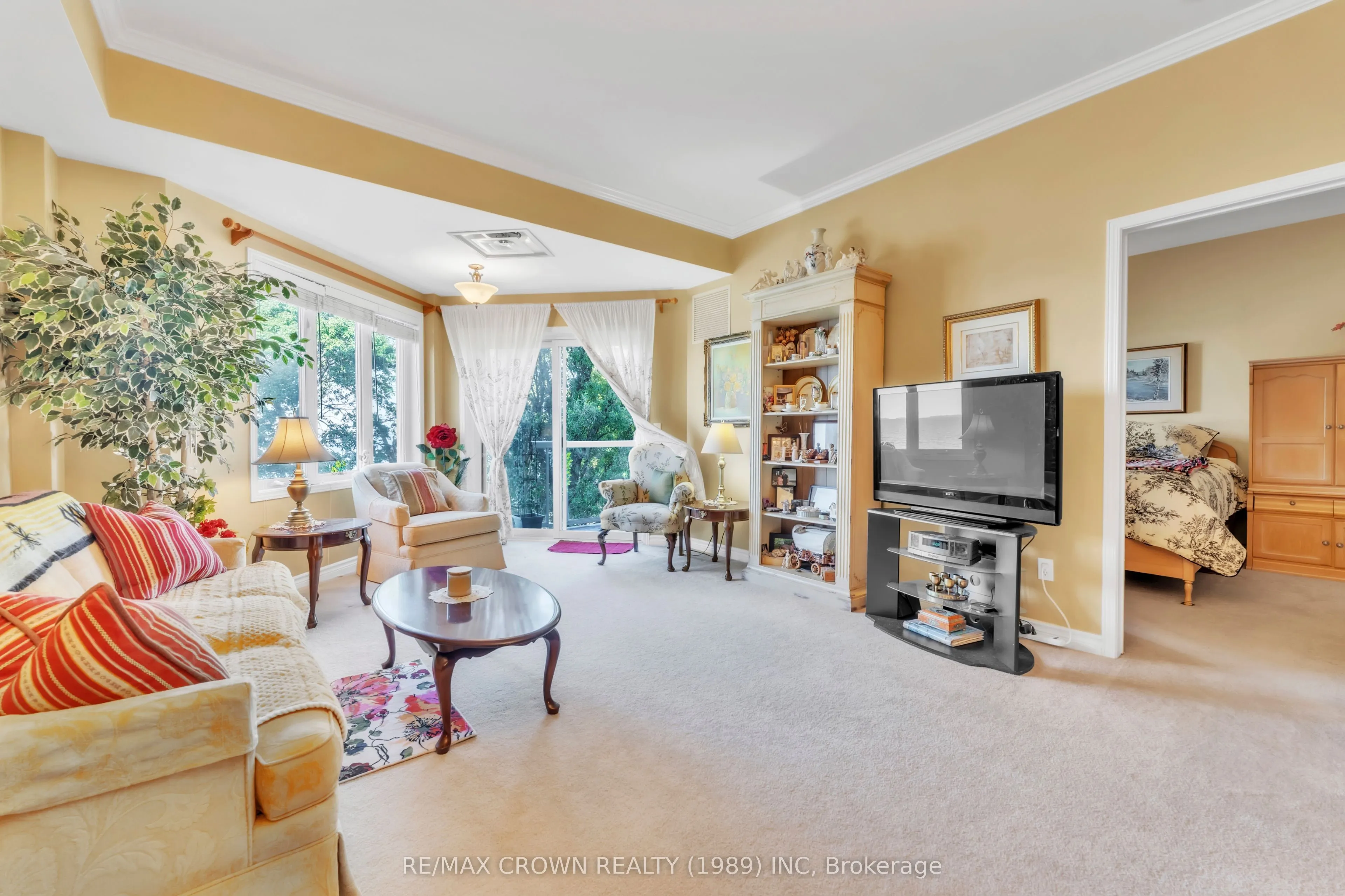 533 Lakeshore Drive, #307