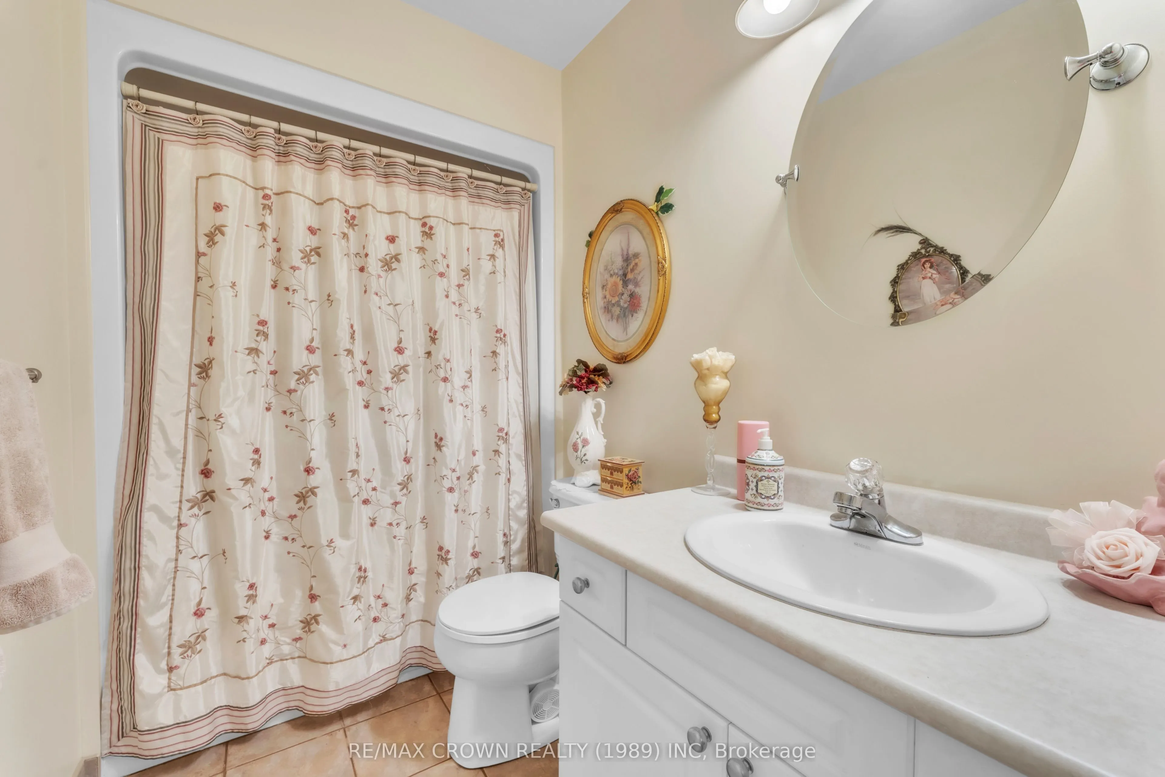533 Lakeshore Drive, #307