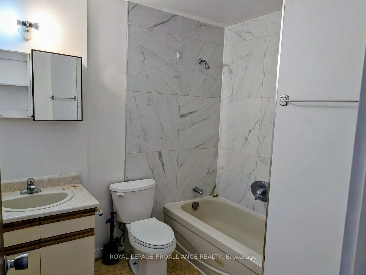 328 Aylmer Street N, #305