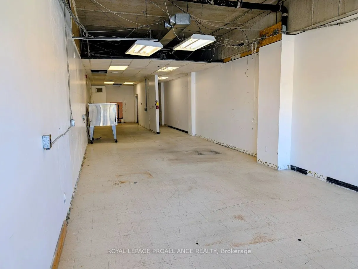 1837 Lansdowne Street W, #11B