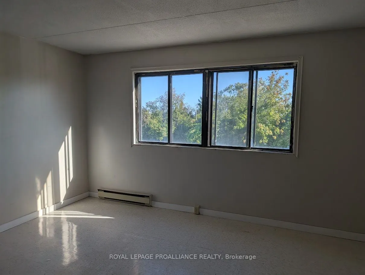 1837 Lansdowne Street W, #34