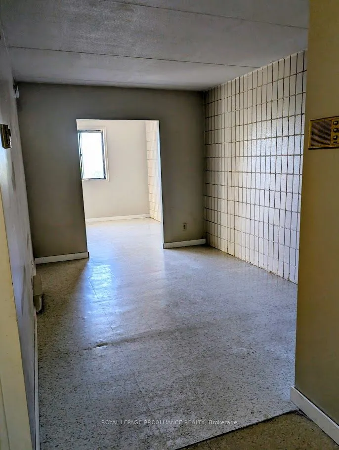 1837 Lansdowne Street W, #34