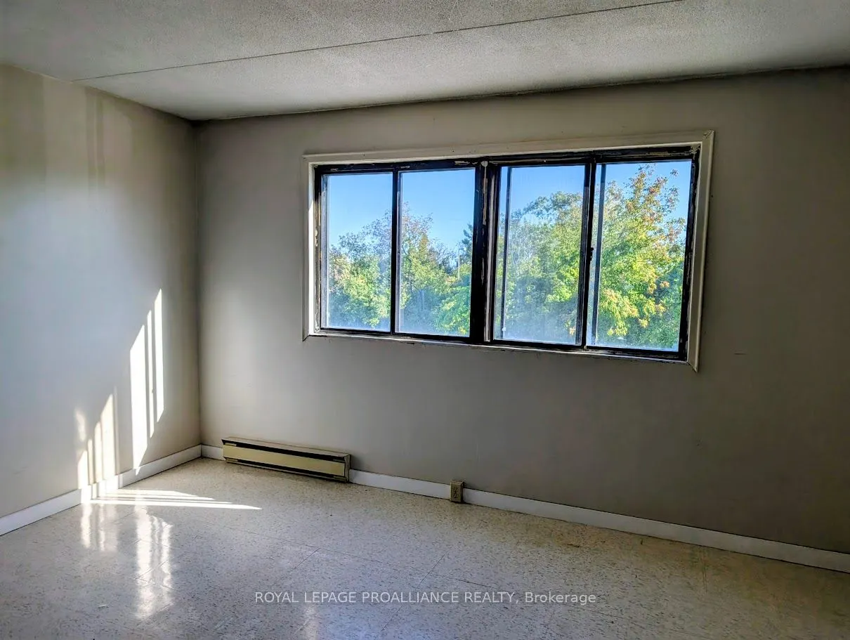 1837 Lansdowne Street W, #34