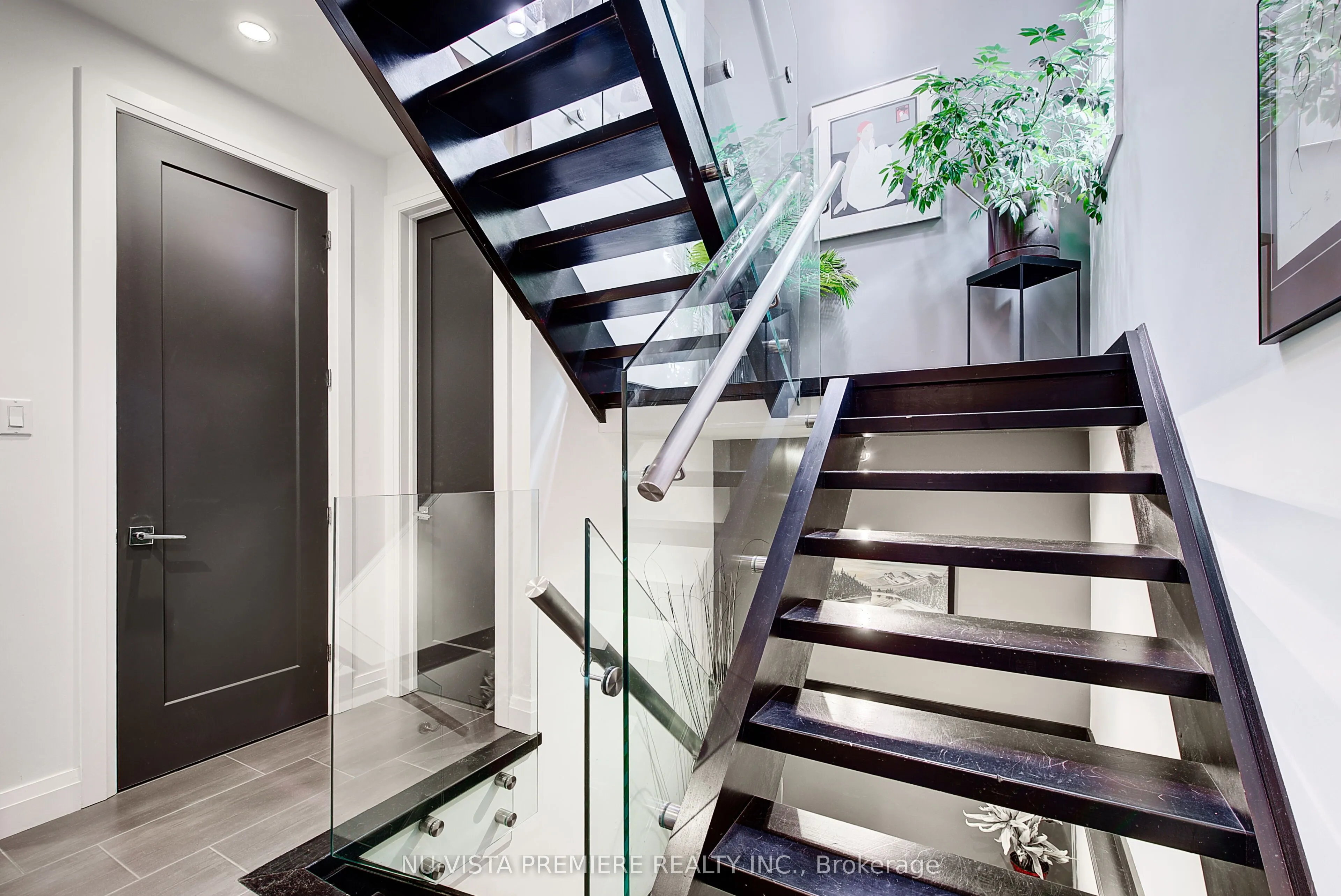 433 Hyde Park Road, #16