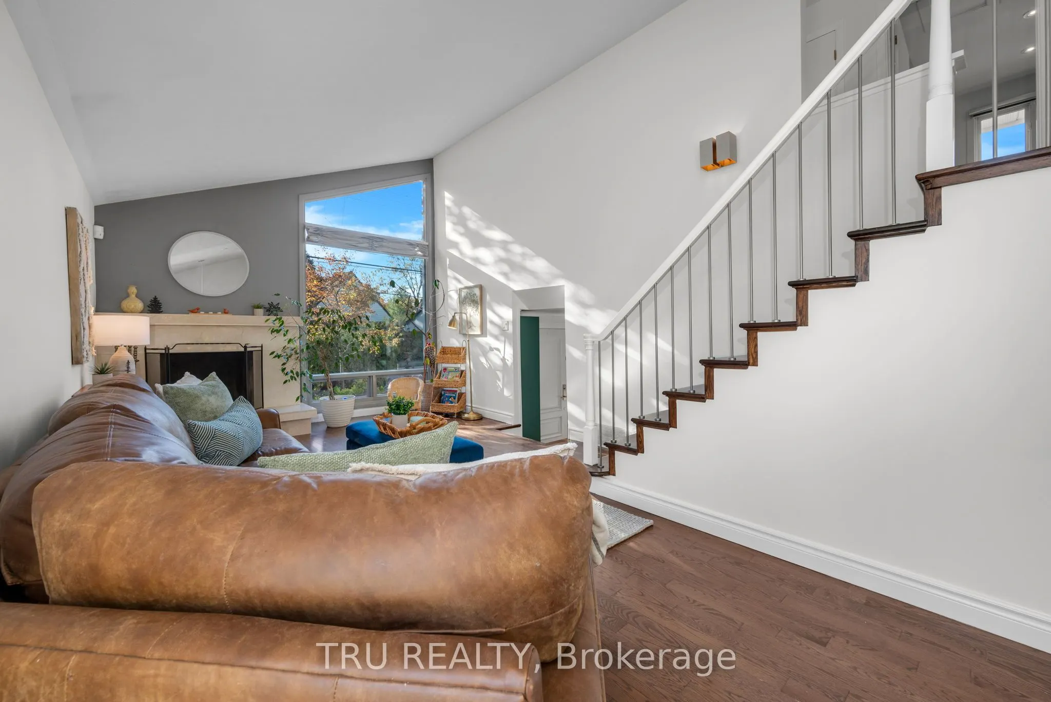 189 St Laurent Boulevard