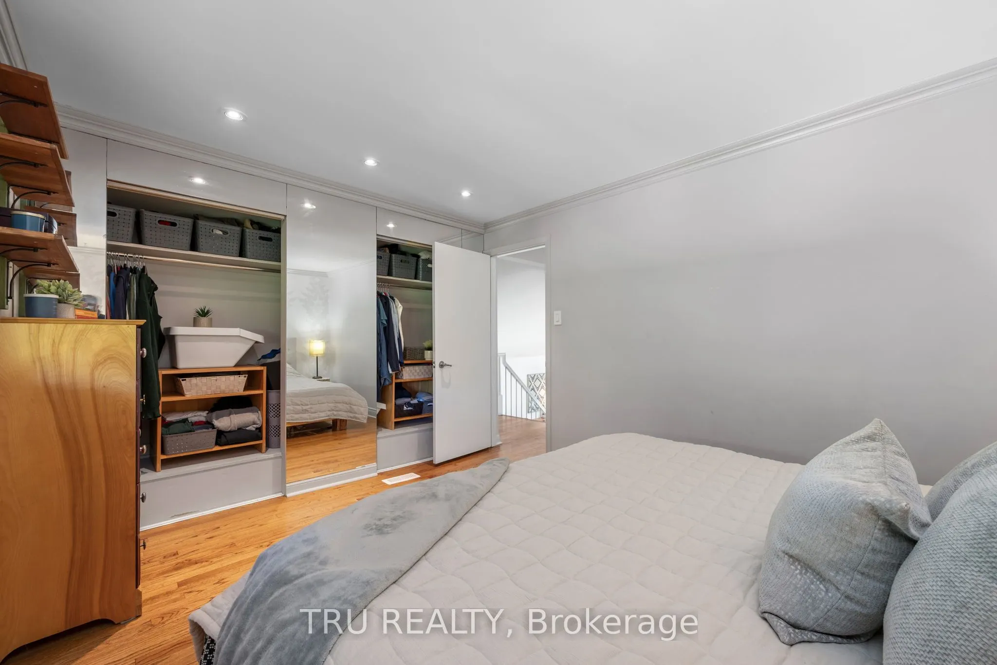 189 St Laurent Boulevard