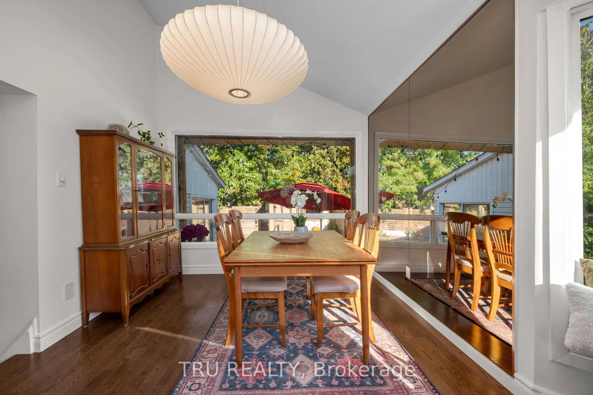 189 St Laurent Boulevard