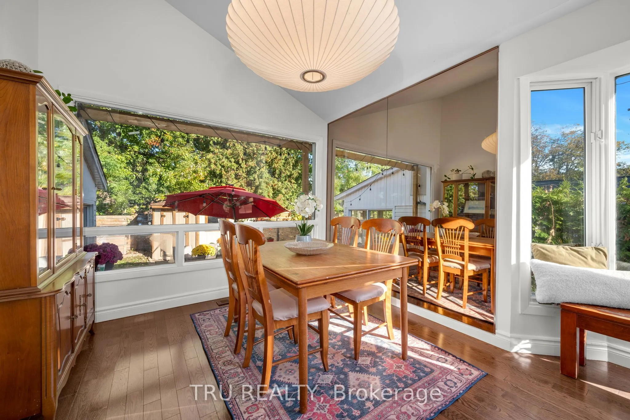 189 St Laurent Boulevard