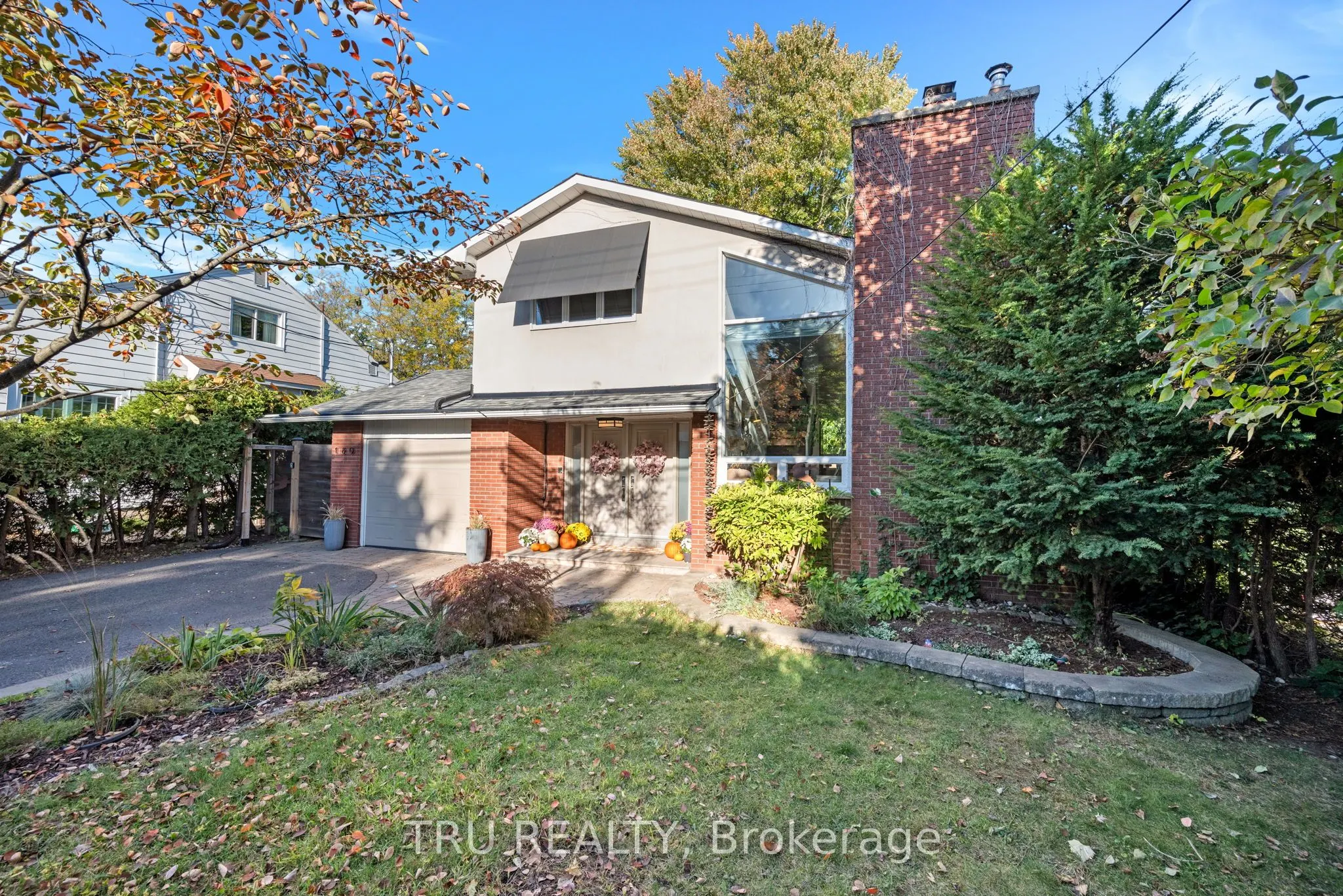 189 St Laurent Boulevard