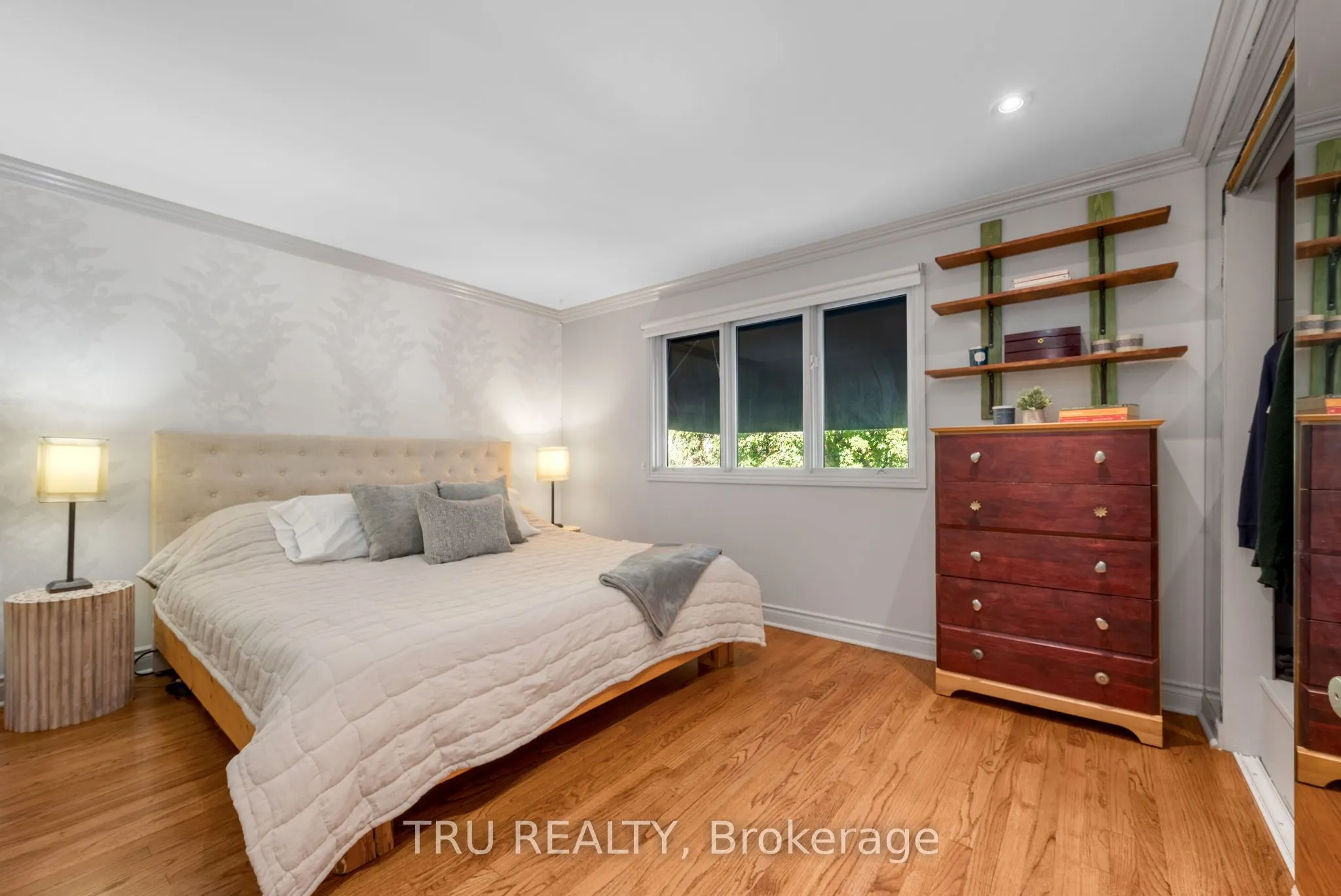 189 St Laurent Boulevard