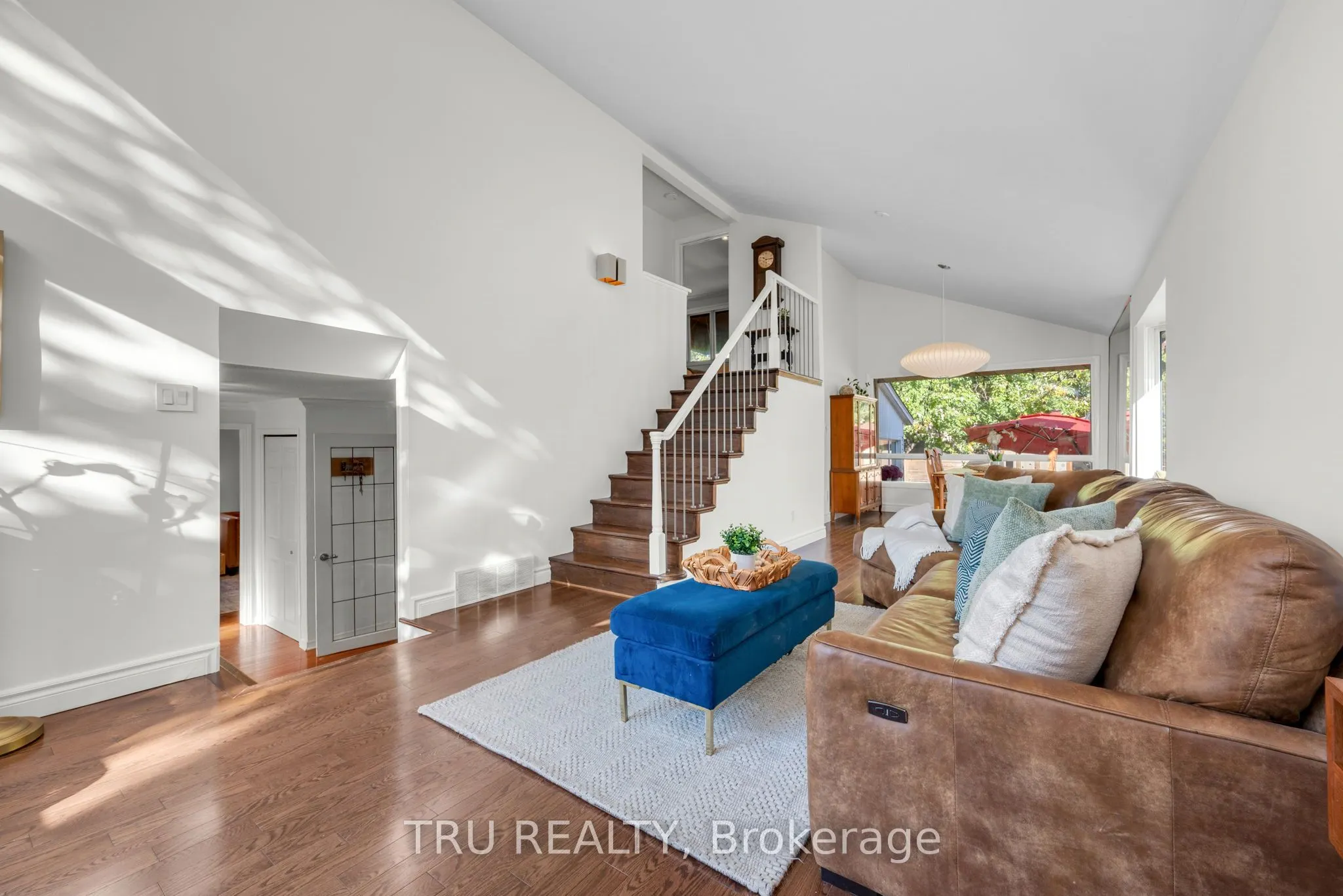 189 St Laurent Boulevard